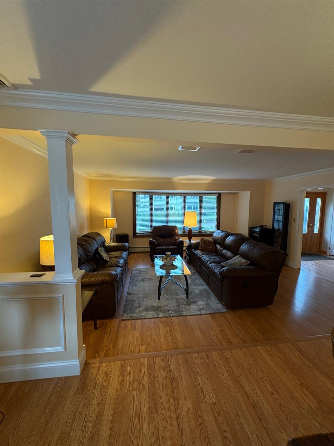 Hauppauge, New York, 11788, United States, 4 Bedrooms Bedrooms, ,3 BathroomsBathrooms,Residential,For Sale,1924109