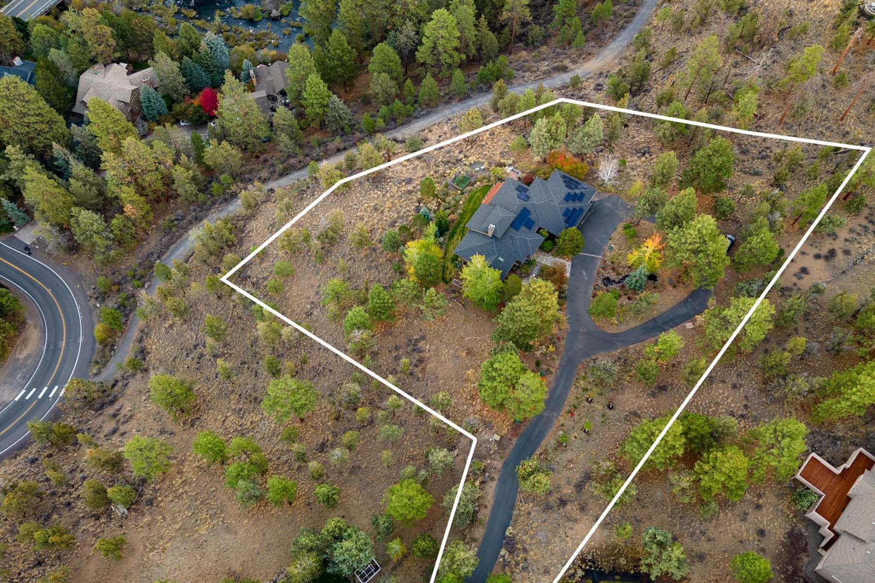  885 NW Chelsea Loop Bend, OR 97703 - 物件實景