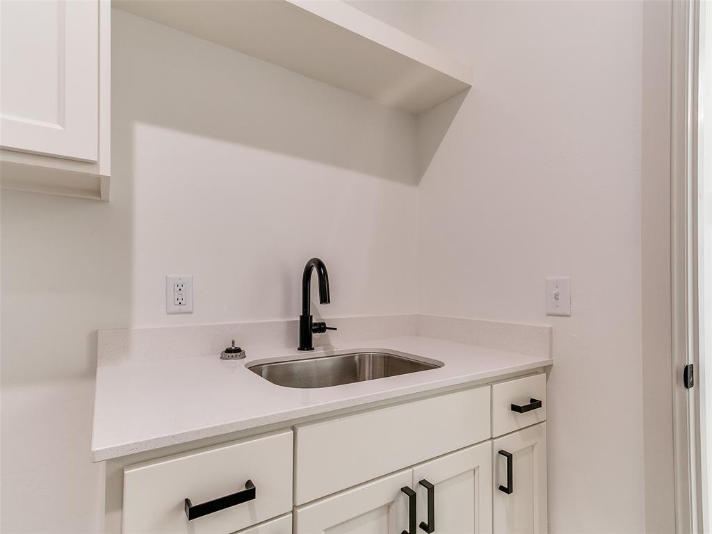 Blanchard, Oklahoma, 73010, United States, 4 Bedrooms Bedrooms, ,4 BathroomsBathrooms,Residential,For Sale,1982275