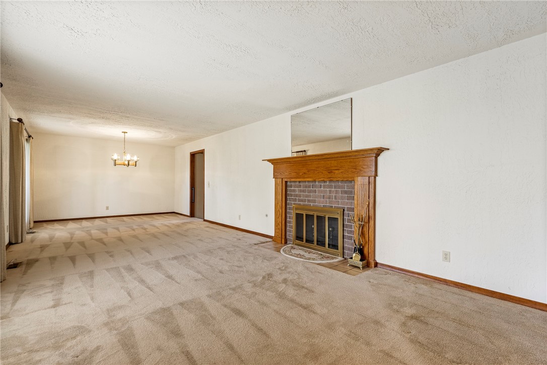 Lowell, Arkansas, 72745, United States, 4 Bedrooms Bedrooms, ,2 BathroomsBathrooms,Residential,For Sale,1932049