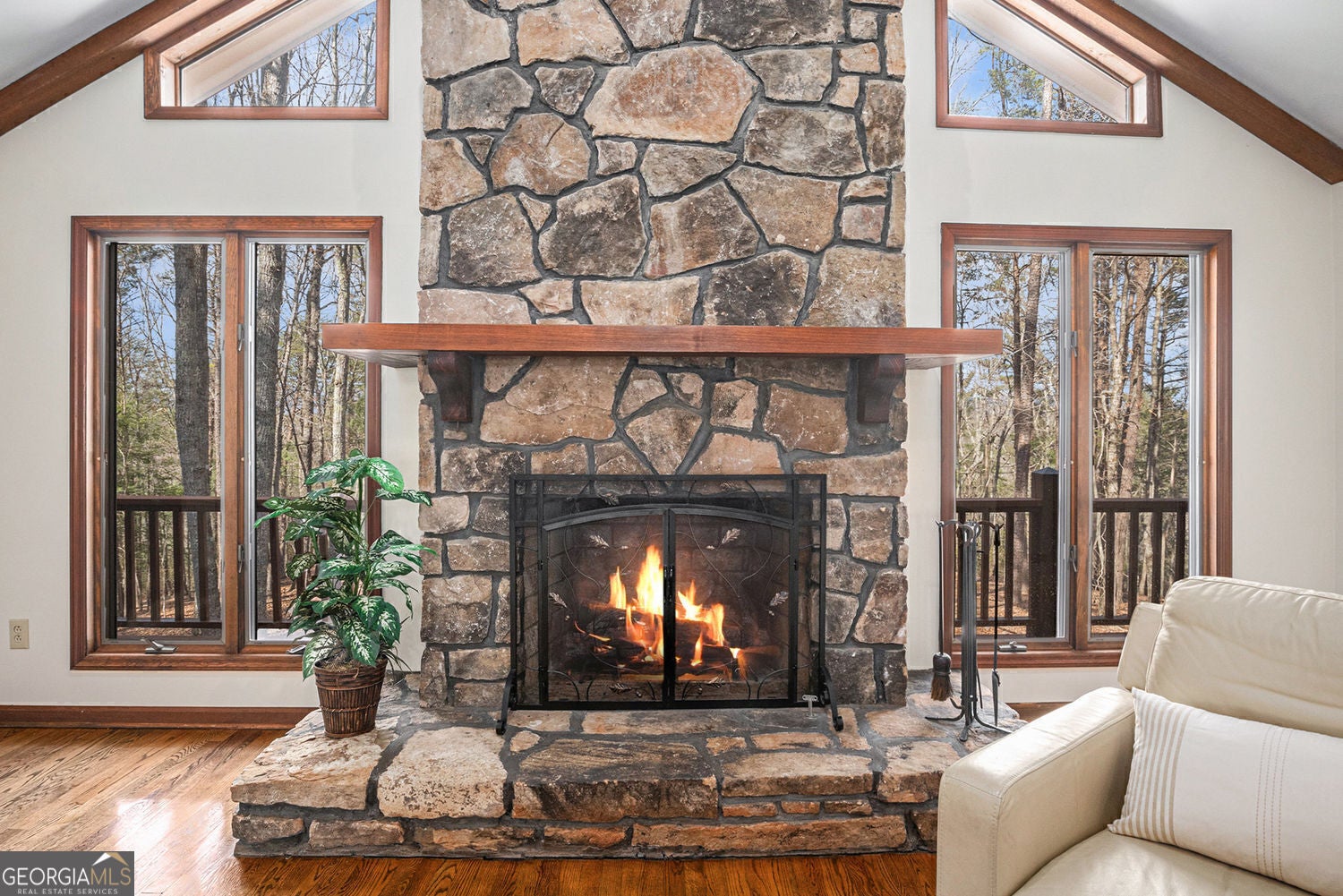 Dahlonega, Georgia, 30533, United States, 3 Bedrooms Bedrooms, ,2 BathroomsBathrooms,Residential,For Sale,1858994