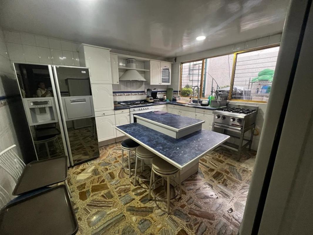 Chilpancingo, Tlalnepantla de Baz, Estado de México, 54150, Mexico, 3 Bedrooms Bedrooms, ,2 BathroomsBathrooms,Residential,For Sale,Chilpancingo,1617660