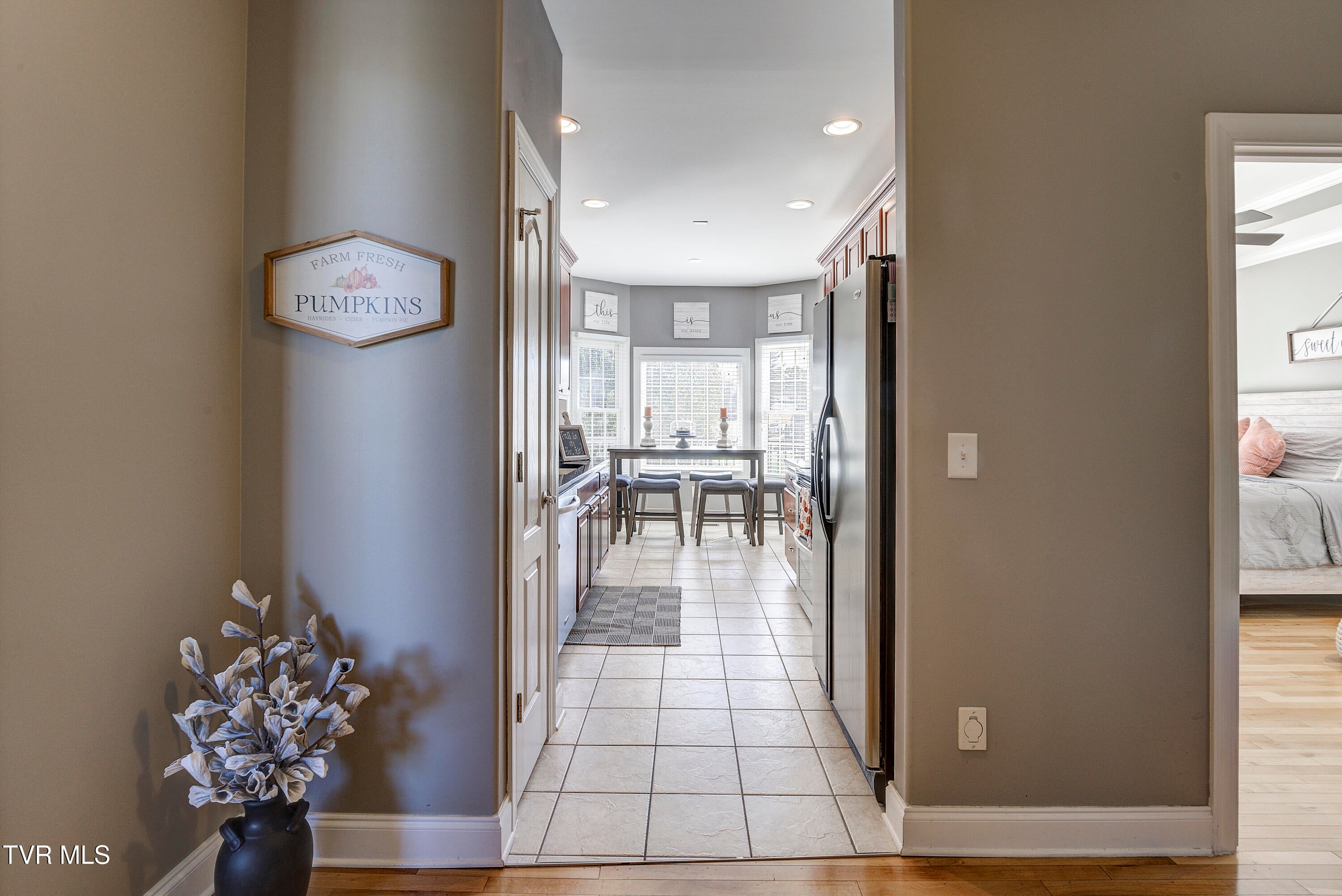 Johnson City, Tennessee, 37604, United States, 5 Bedrooms Bedrooms, ,3 BathroomsBathrooms,Residential,For Sale,1964815