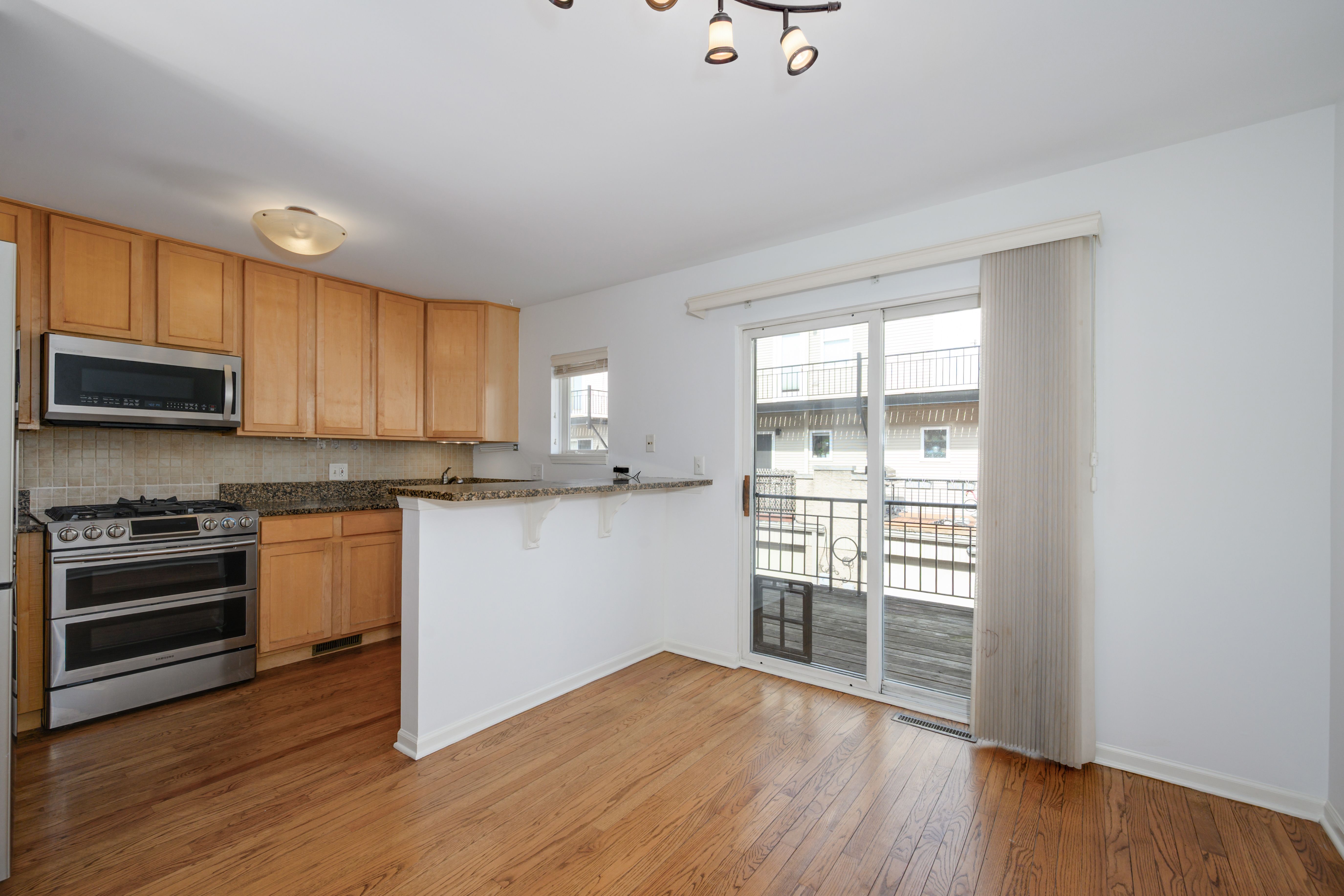  A Well-cared-for 2-3 Bedroom, 2 Full Bath Townhome in the Heart of Avondale - 物件實景