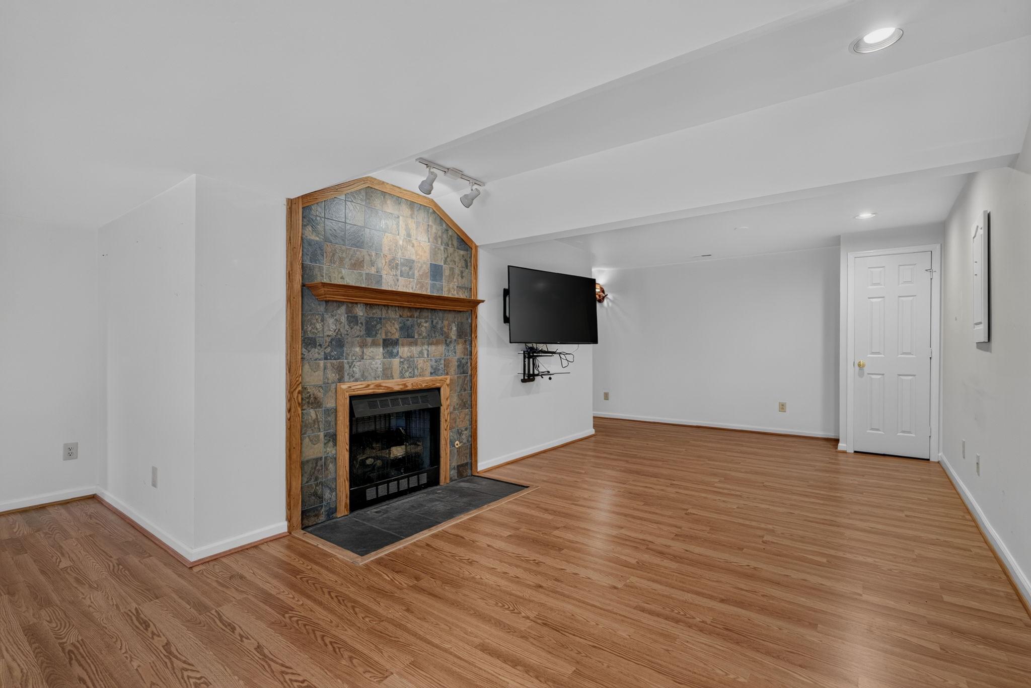  12154 Darnley Road, Woodbridge, VA, 22192 - 物件實景