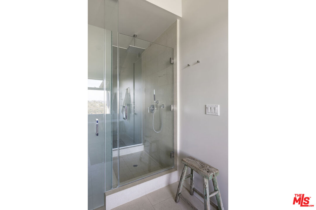 Los Angeles, California, 90039, United States, 3 Bedrooms Bedrooms, ,4 BathroomsBathrooms,Residential,For Sale,1934382