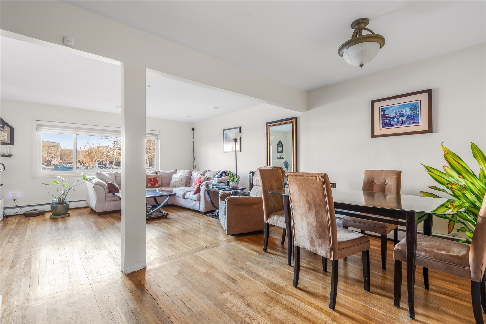 Howard Beach, New York, 11414, United States, 7 Bedrooms Bedrooms, ,5 BathroomsBathrooms,Residential,For Sale,1974400