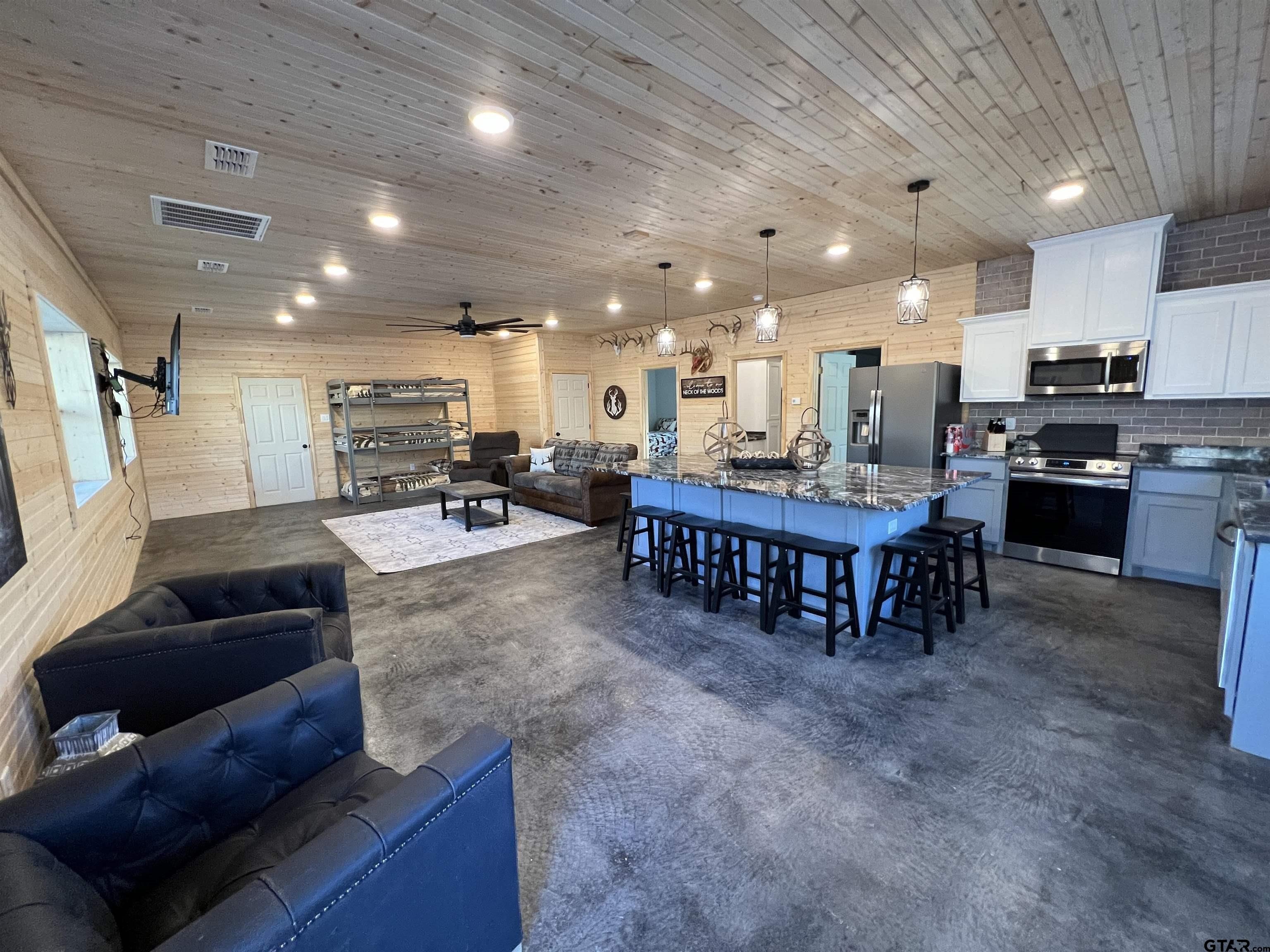 Lone Star, Texas, 75668, United States, 2 Bedrooms Bedrooms, ,1 BathroomBathrooms,Residential,For Sale,1979709