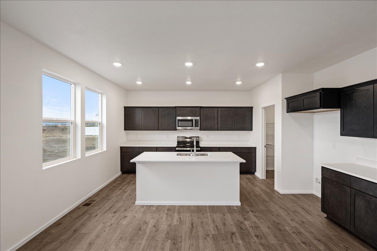 Deer Park, Washington, 99006, United States, 5 Bedrooms Bedrooms, ,2 BathroomsBathrooms,Residential,For Sale,1956687