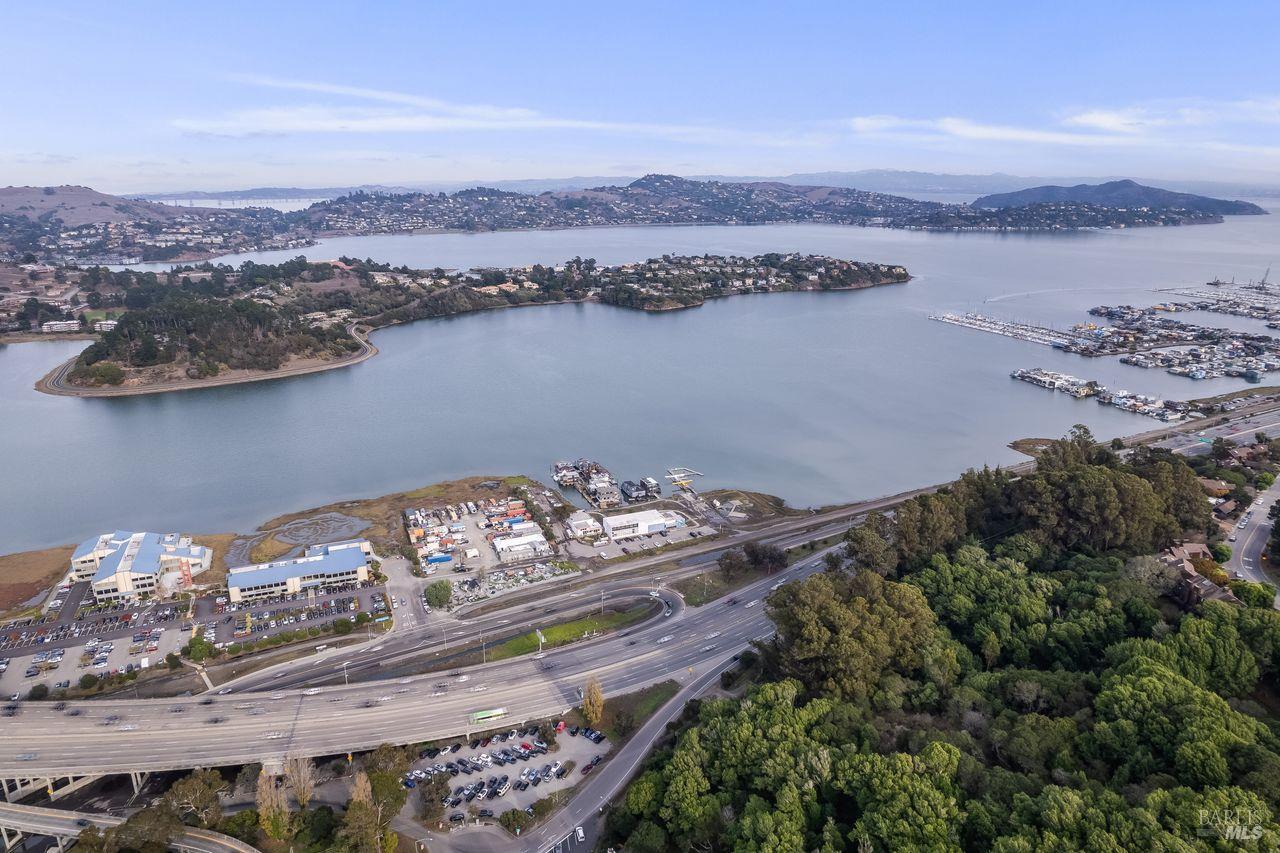 Sausalito, California, 94965, United States, 3 Bedrooms Bedrooms, ,3 BathroomsBathrooms,Residential,For Sale,1990897