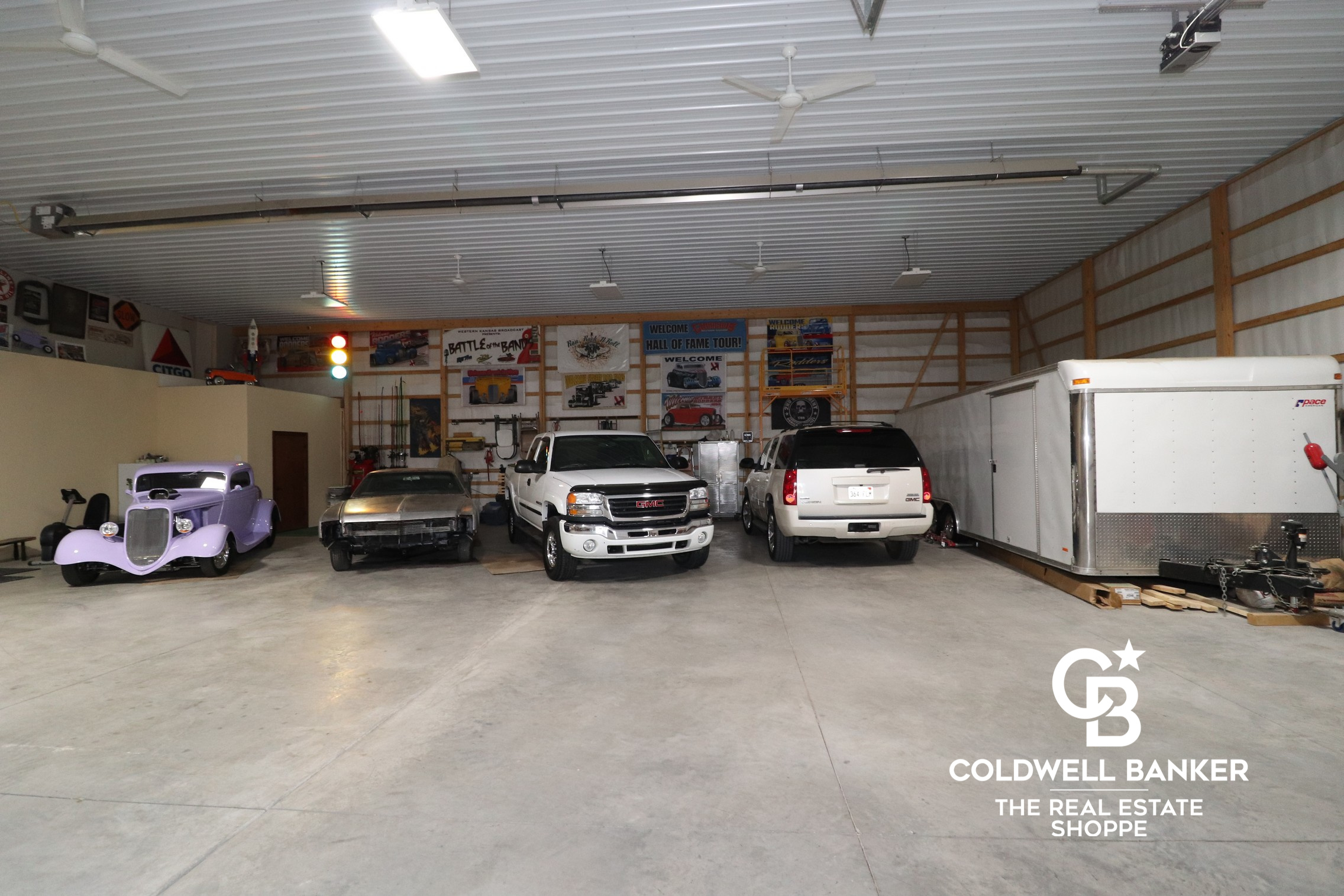 Garden City, Kansas, 67846, United States, 2 Bedrooms Bedrooms, ,Residential,For Sale,1890004