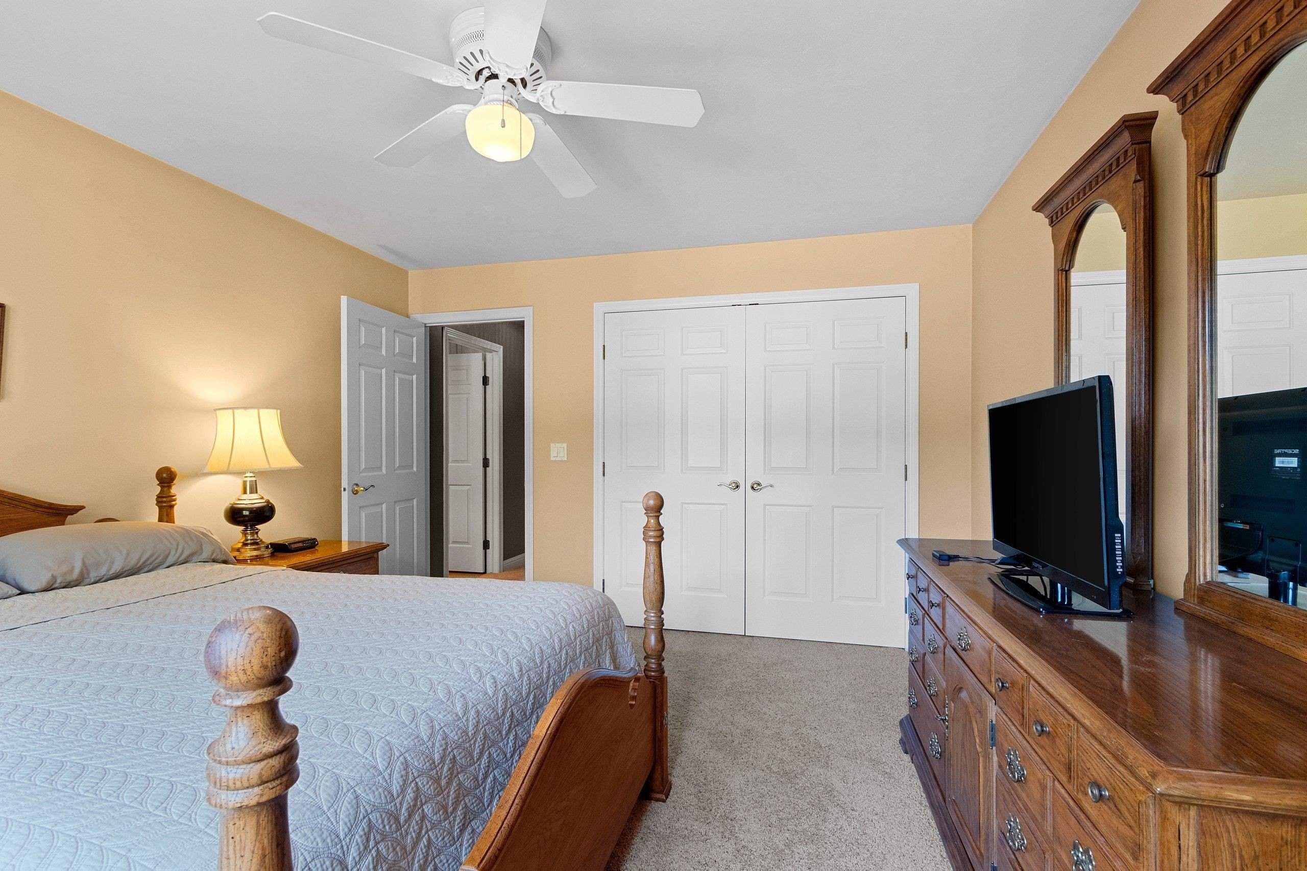 GREEN BAY, Wisconsin, 54302-5254, United States, 5 Bedrooms Bedrooms, ,4 BathroomsBathrooms,Residential,For Sale,1975812