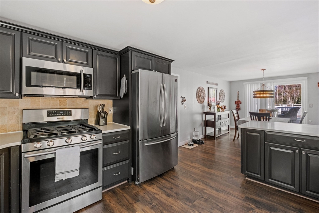 Derry, New Hampshire, 03038, United States, 3 Bedrooms Bedrooms, ,3 BathroomsBathrooms,Residential,For Sale,1928309