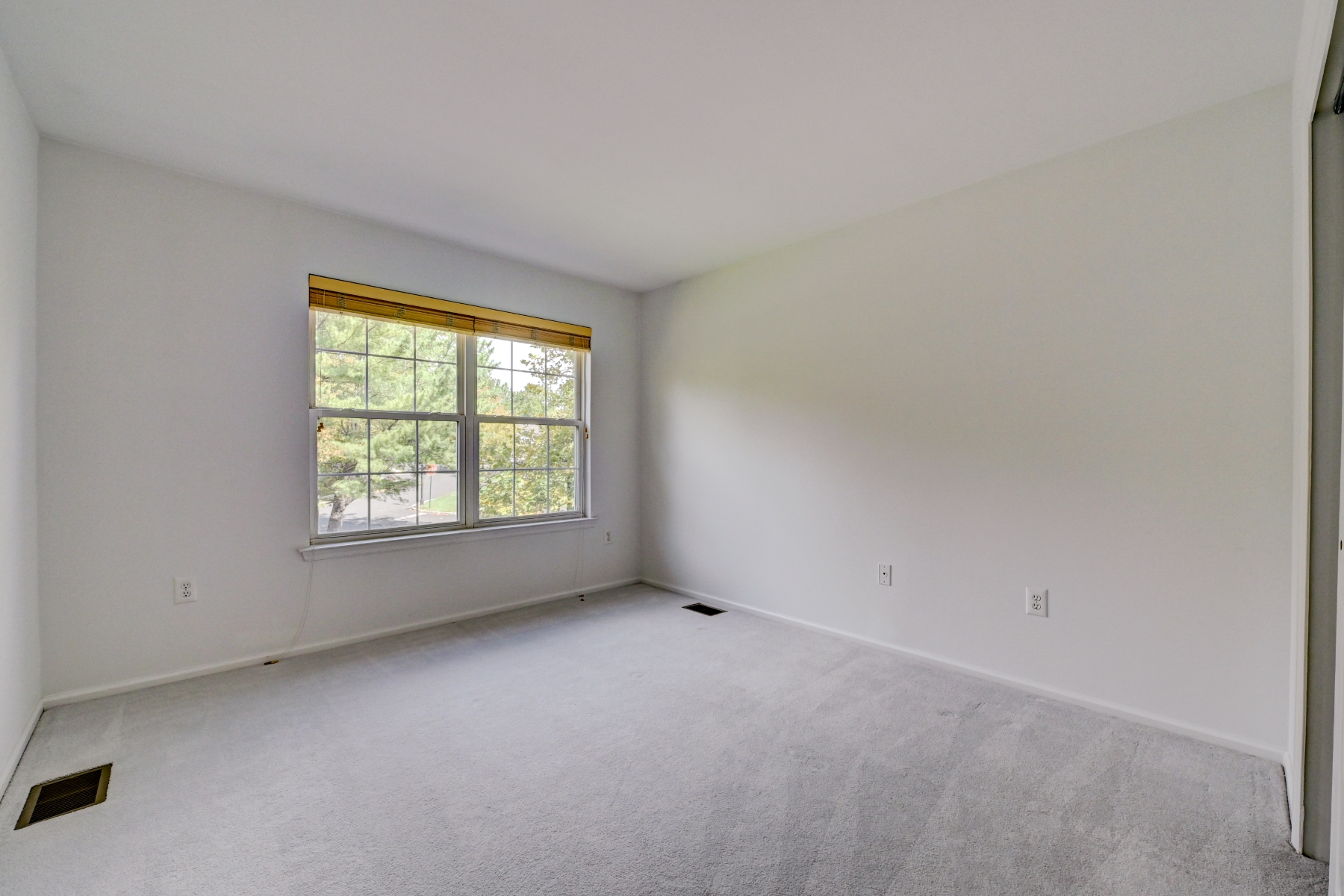 ?The Woods at Princeton Walk? Townhome - 物件實景