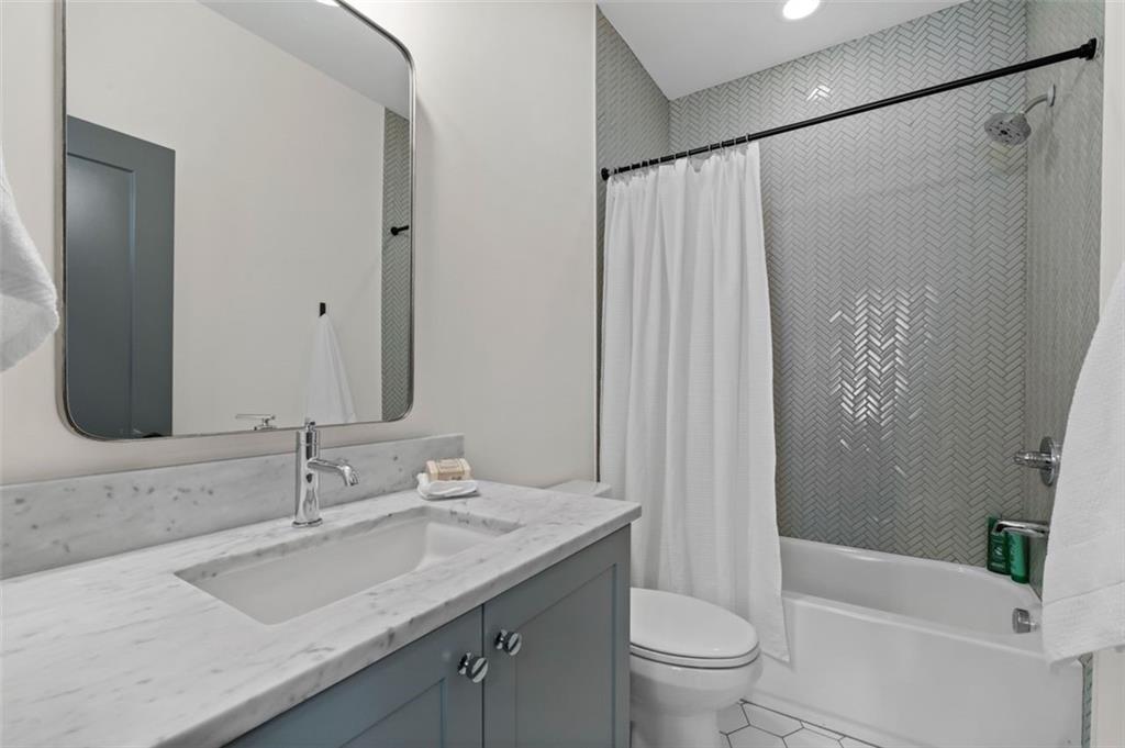 Atlanta, Georgia, 30307, United States, 3 Bedrooms Bedrooms, ,4 BathroomsBathrooms,Residential,For Sale,1950336