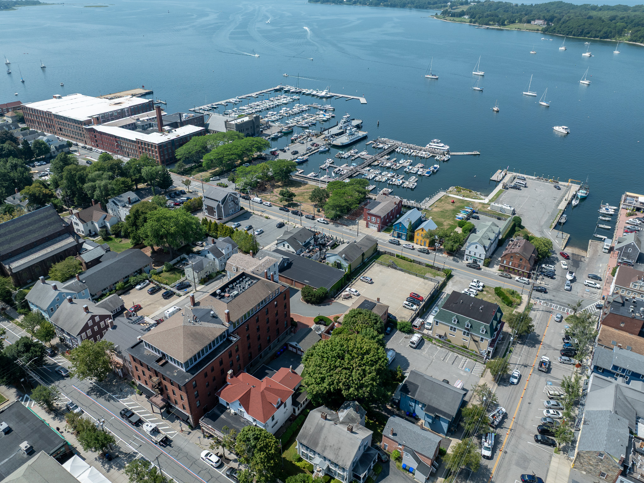 Bristol, Rhode Island, 02809, United States, 2 Bedrooms Bedrooms, ,3 BathroomsBathrooms,Residential,For Sale,1834727