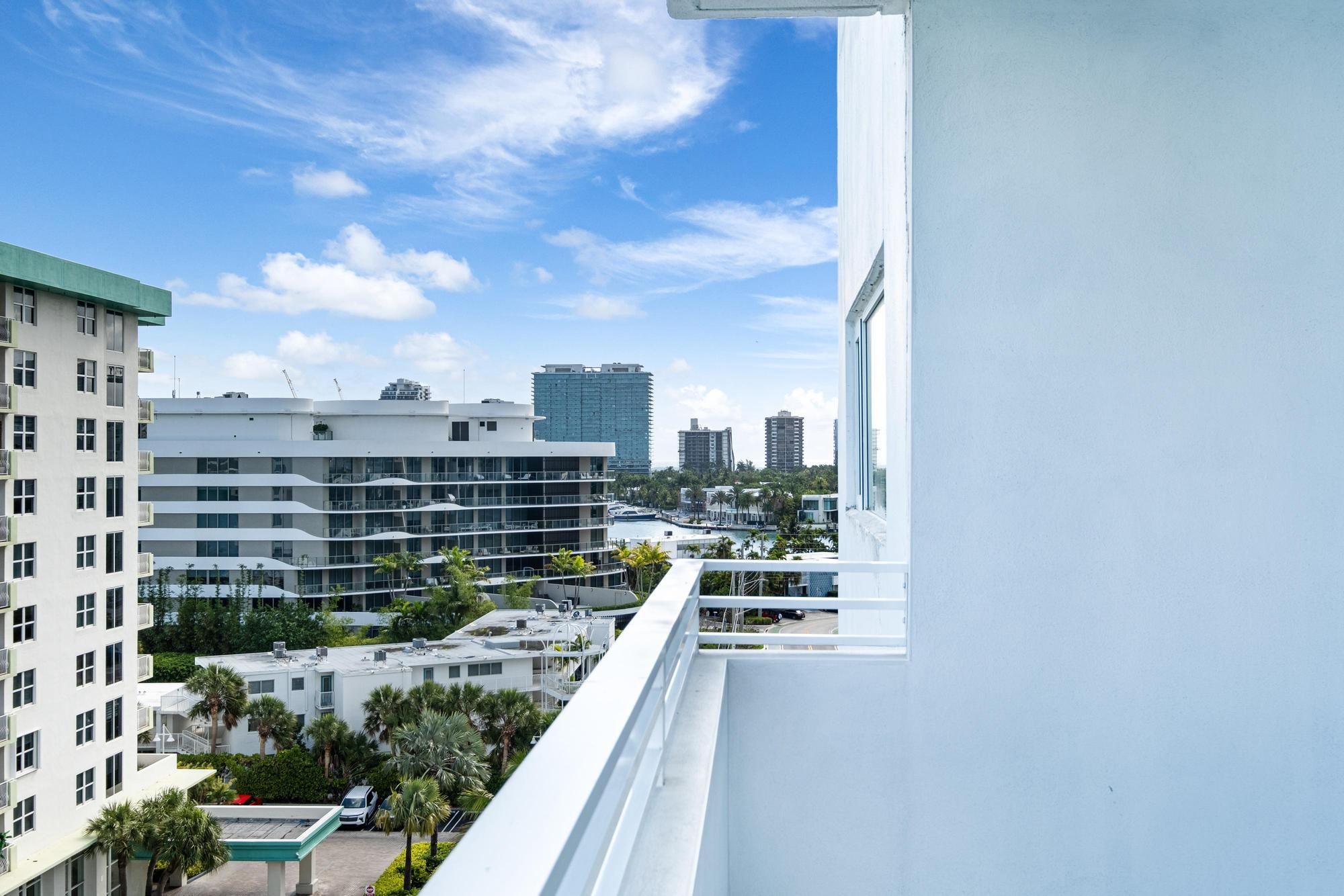  10300 W Bay Harbor Dr, Bay Harbor Islands, FL, 33154 - 物件實景