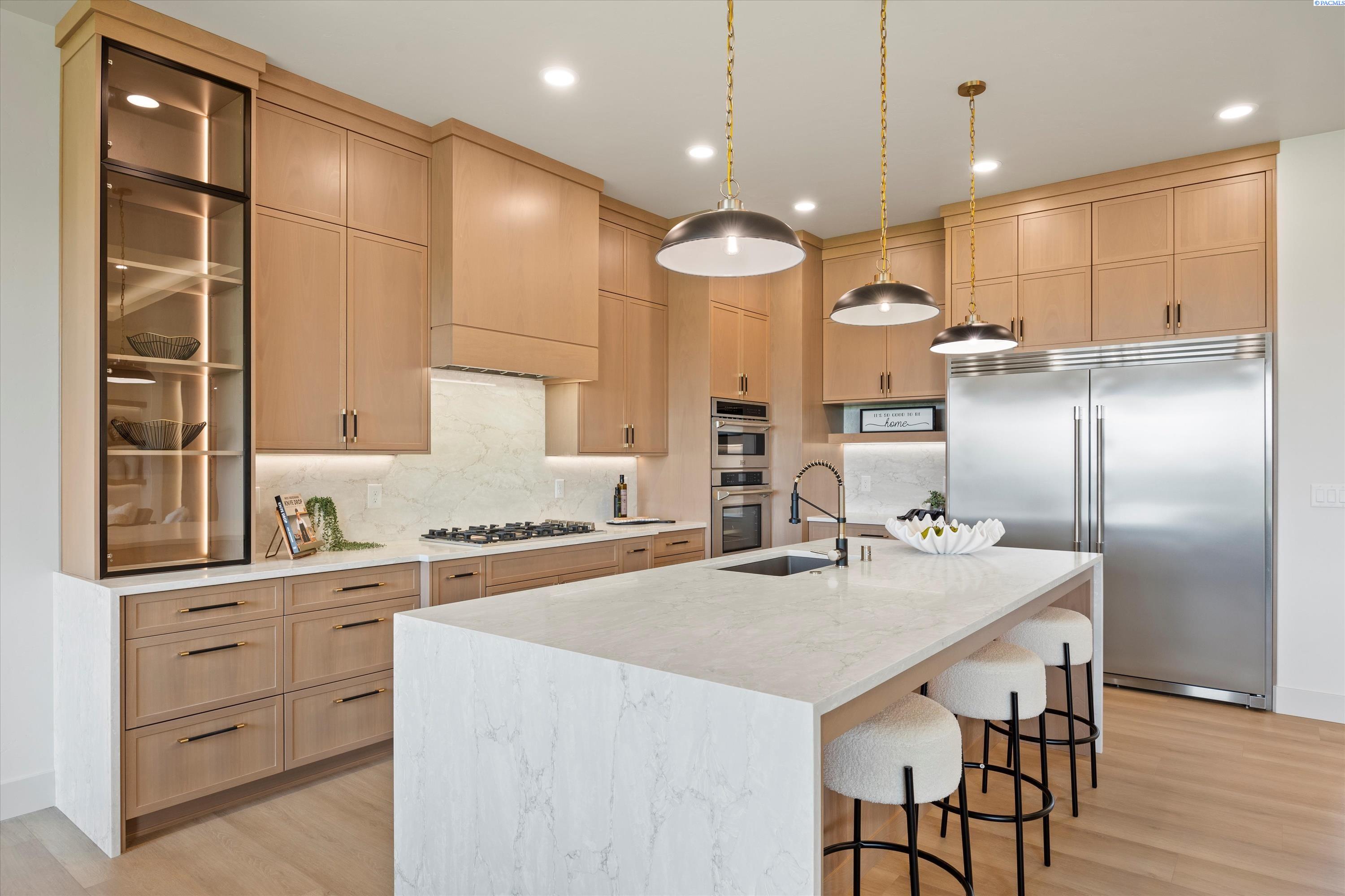 Kennewick, Washington, 99338, United States, 4 Bedrooms Bedrooms, ,4 BathroomsBathrooms,Residential,For Sale,1993366