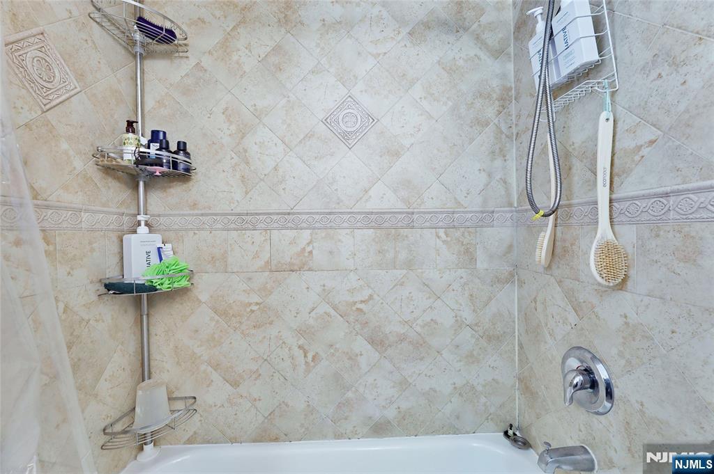 Harrison, New Jersey, 07029, United States, 5 Bedrooms Bedrooms, ,5 BathroomsBathrooms,Residential,For Sale,1985698