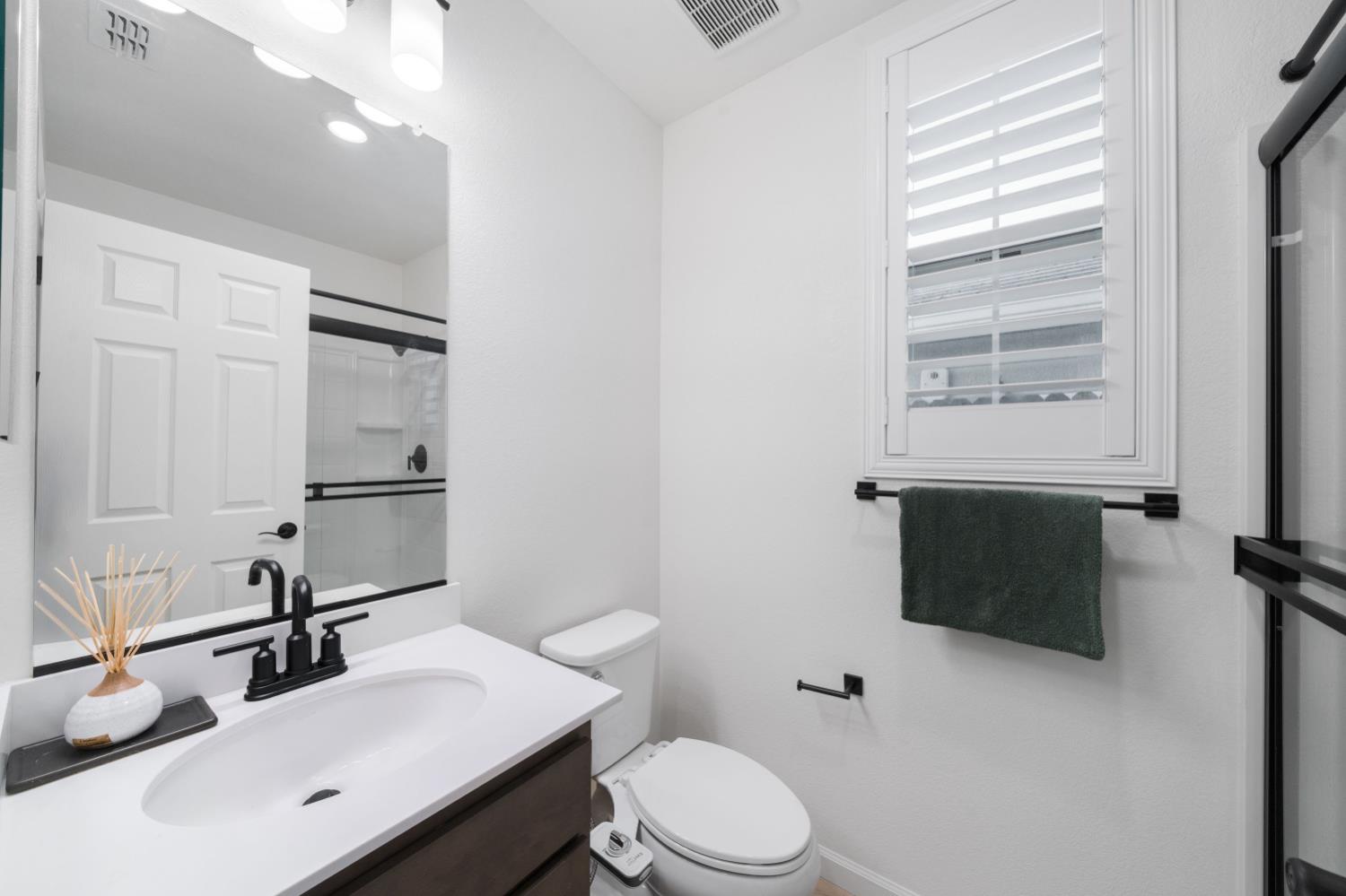 Folsom, California, 95630, United States, 5 Bedrooms Bedrooms, ,3 BathroomsBathrooms,Residential,For Sale,1997152