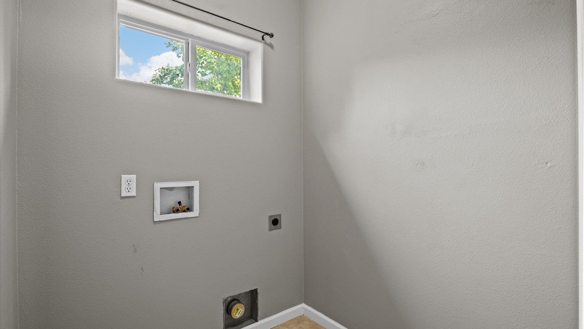 Grand Junction, Colorado, 81504-1274, United States, 3 Bedrooms Bedrooms, ,2 BathroomsBathrooms,Residential,For Sale,1976681