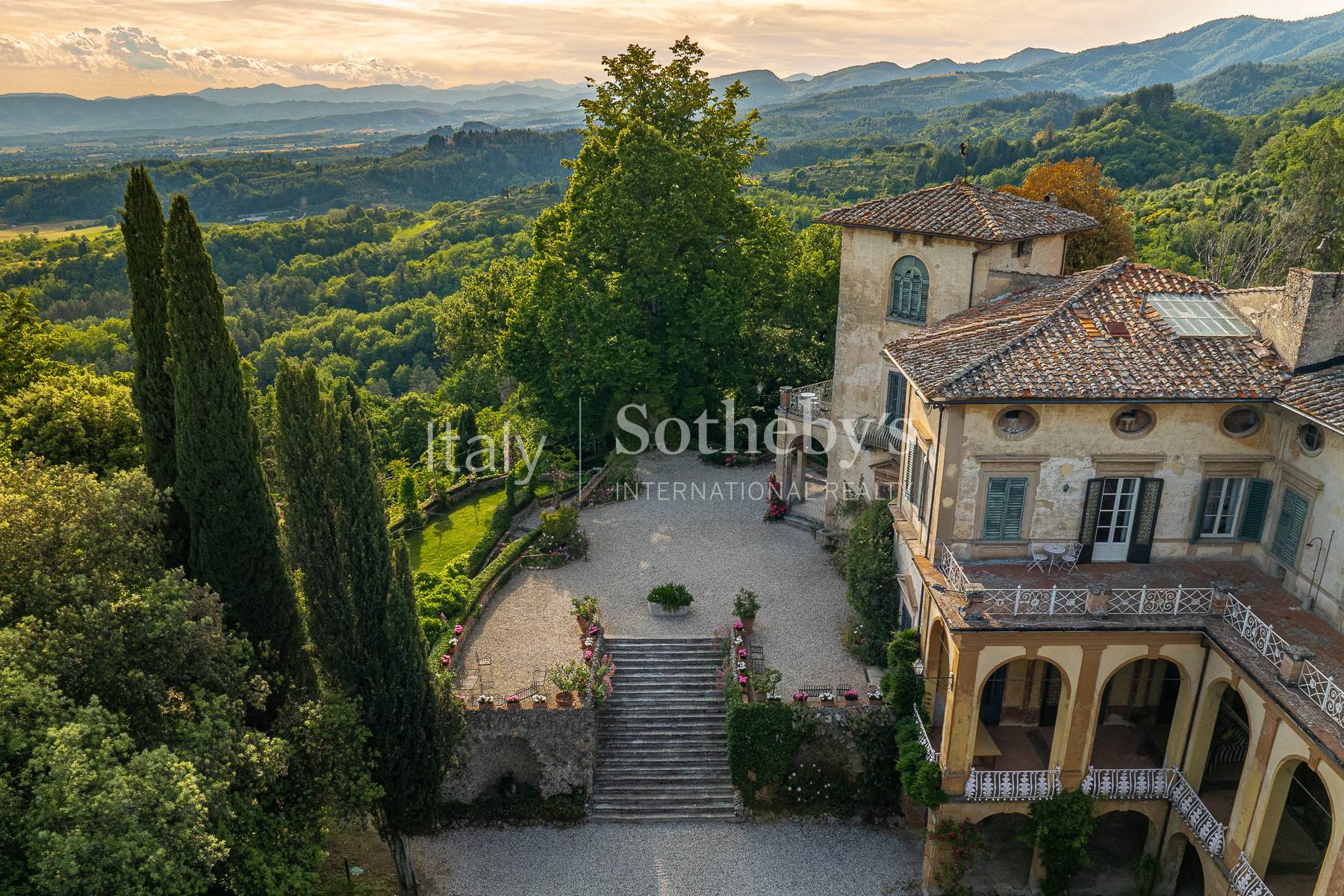  Historic majestic villa with breathtaking views over Florentine countryside - 物件實景