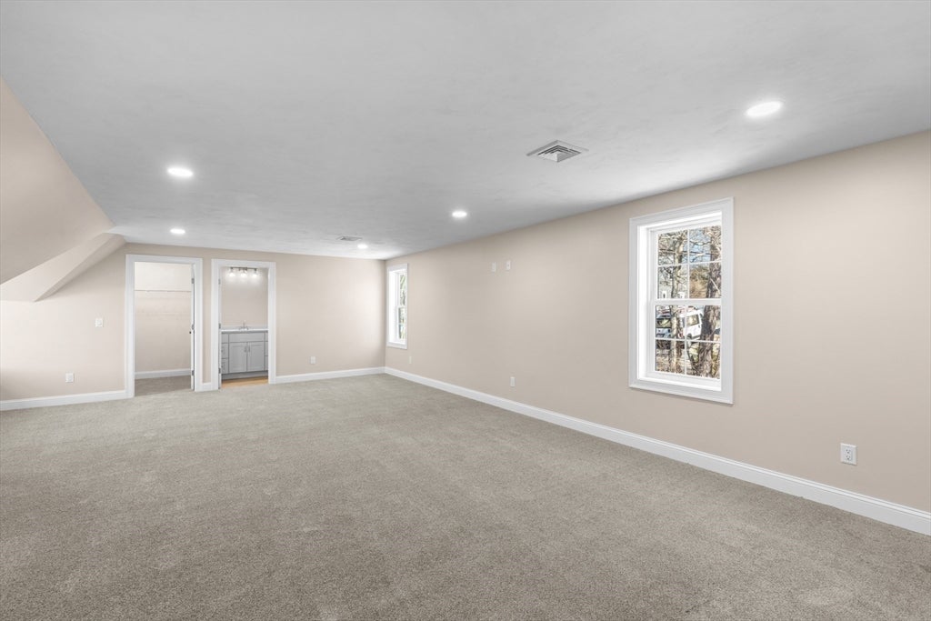 Plymouth, Massachusetts, 02360, United States, 3 Bedrooms Bedrooms, ,4 BathroomsBathrooms,Residential,For Sale,2049282