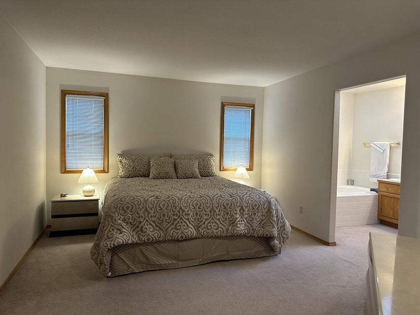 Prineville, Oregon, 97754, United States, 3 Bedrooms Bedrooms, ,2 BathroomsBathrooms,Residential,For Sale,1849072