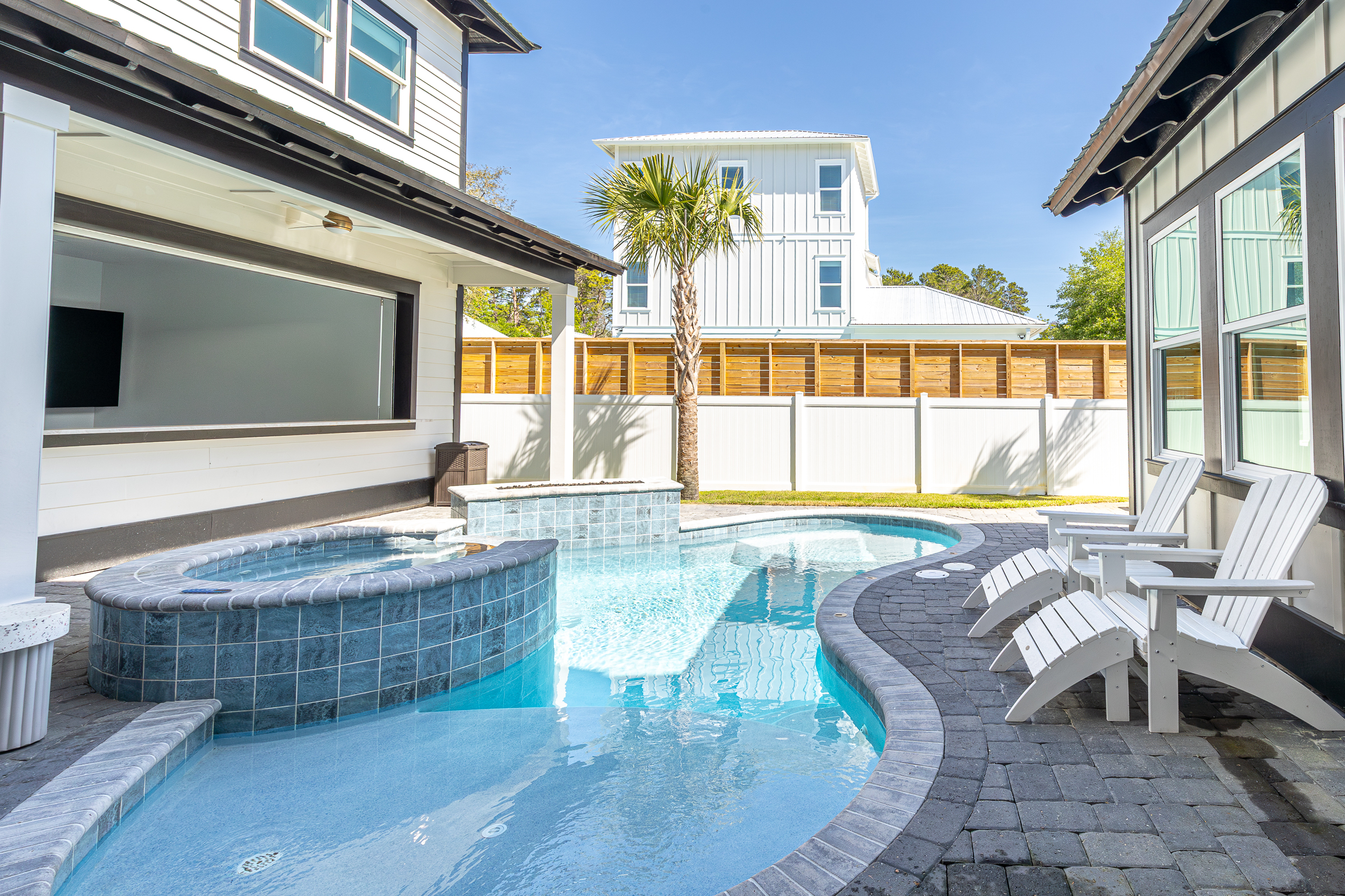  Grand Coastal Retreat With Carriage House And Resort-Style Pool - 物件實景