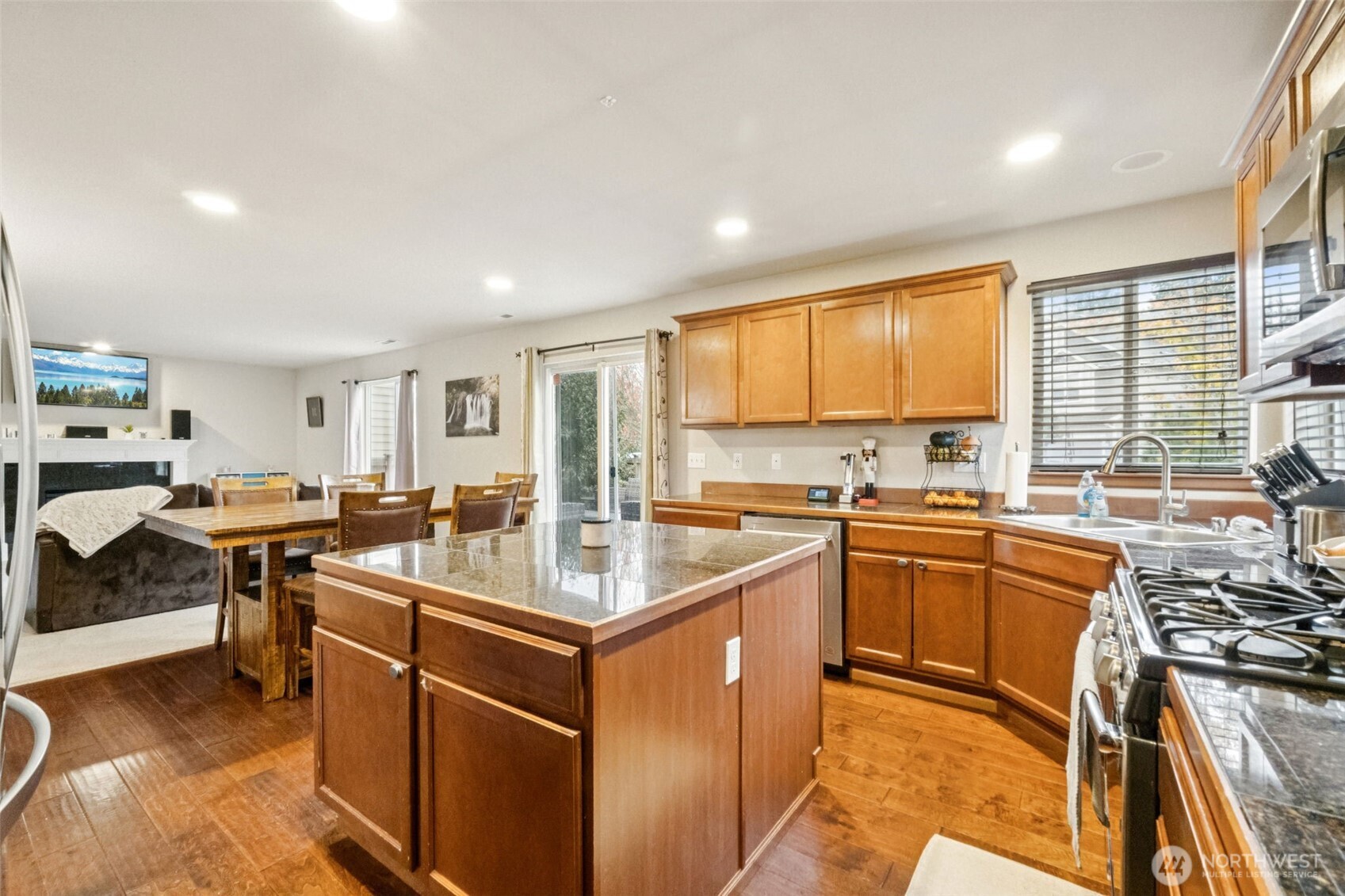 Marysville, Washington, 98271, United States, 3 Bedrooms Bedrooms, ,3 BathroomsBathrooms,Residential,For Sale,1989065