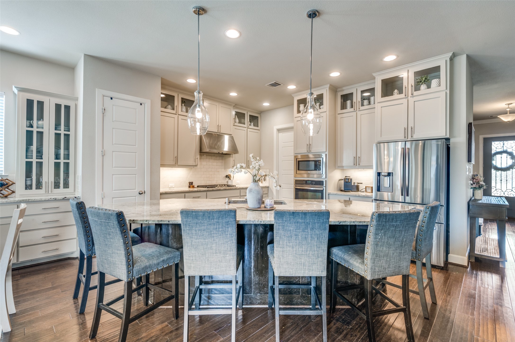 Arlington, Texas, 76005, United States, 4 Bedrooms Bedrooms, ,4 BathroomsBathrooms,Residential,For Sale,1857348