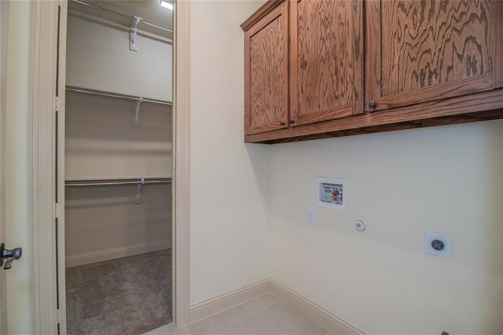 Irving, Texas, 75038, United States, 4 Bedrooms Bedrooms, ,5 BathroomsBathrooms,Residential,For Sale,1836156