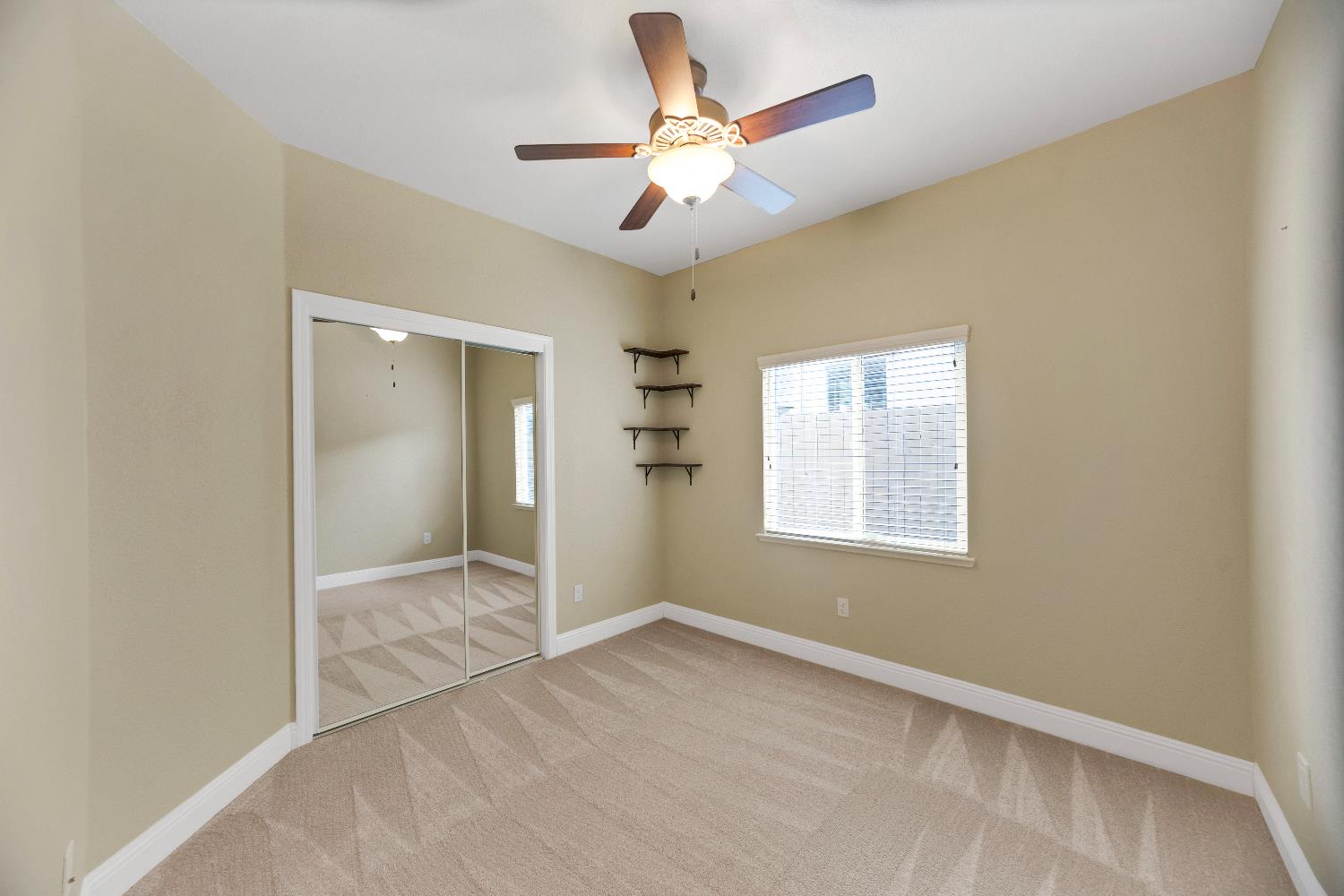 Roseville, California, 95661, United States, 3 Bedrooms Bedrooms, ,2 BathroomsBathrooms,Residential,For Sale,1987670