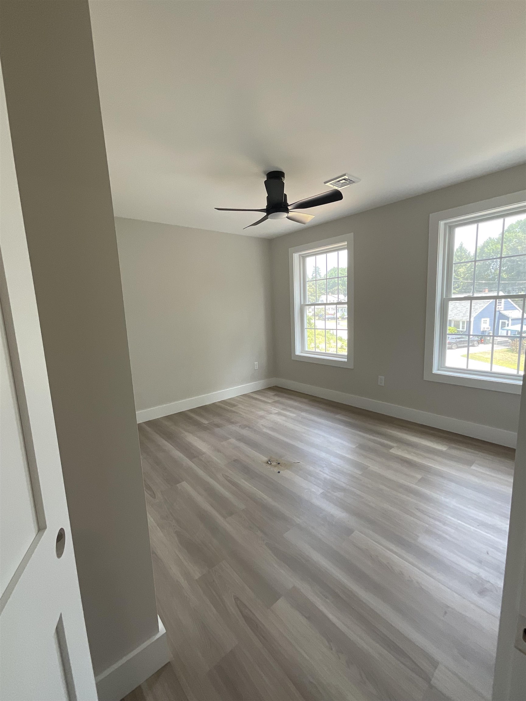 Manchester, New Hampshire, 03102, United States, 4 Bedrooms Bedrooms, ,3 BathroomsBathrooms,Residential,For Sale,1901440