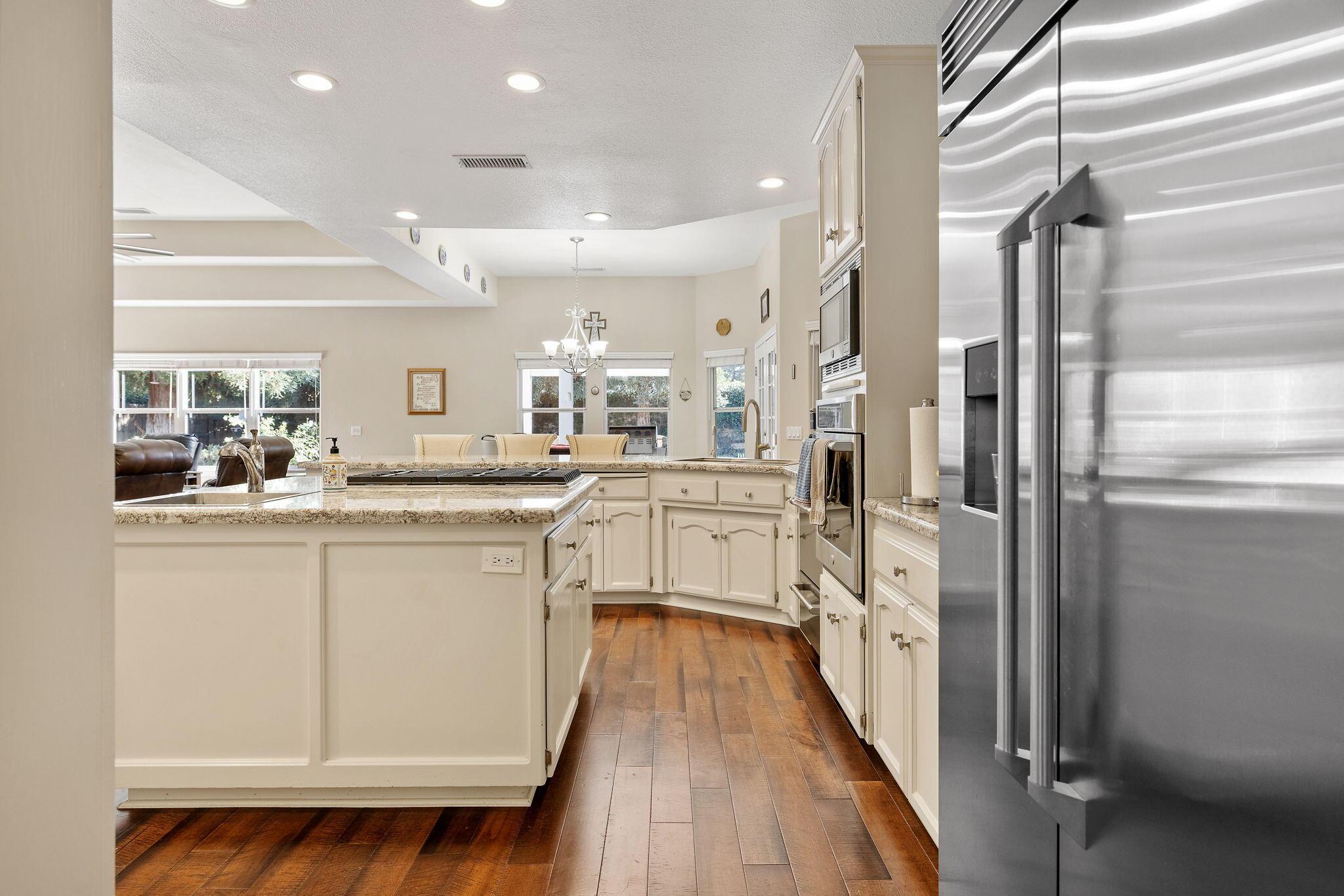 Visalia, California, 93292, United States, 4 Bedrooms Bedrooms, ,3 BathroomsBathrooms,Residential,For Sale,1977045