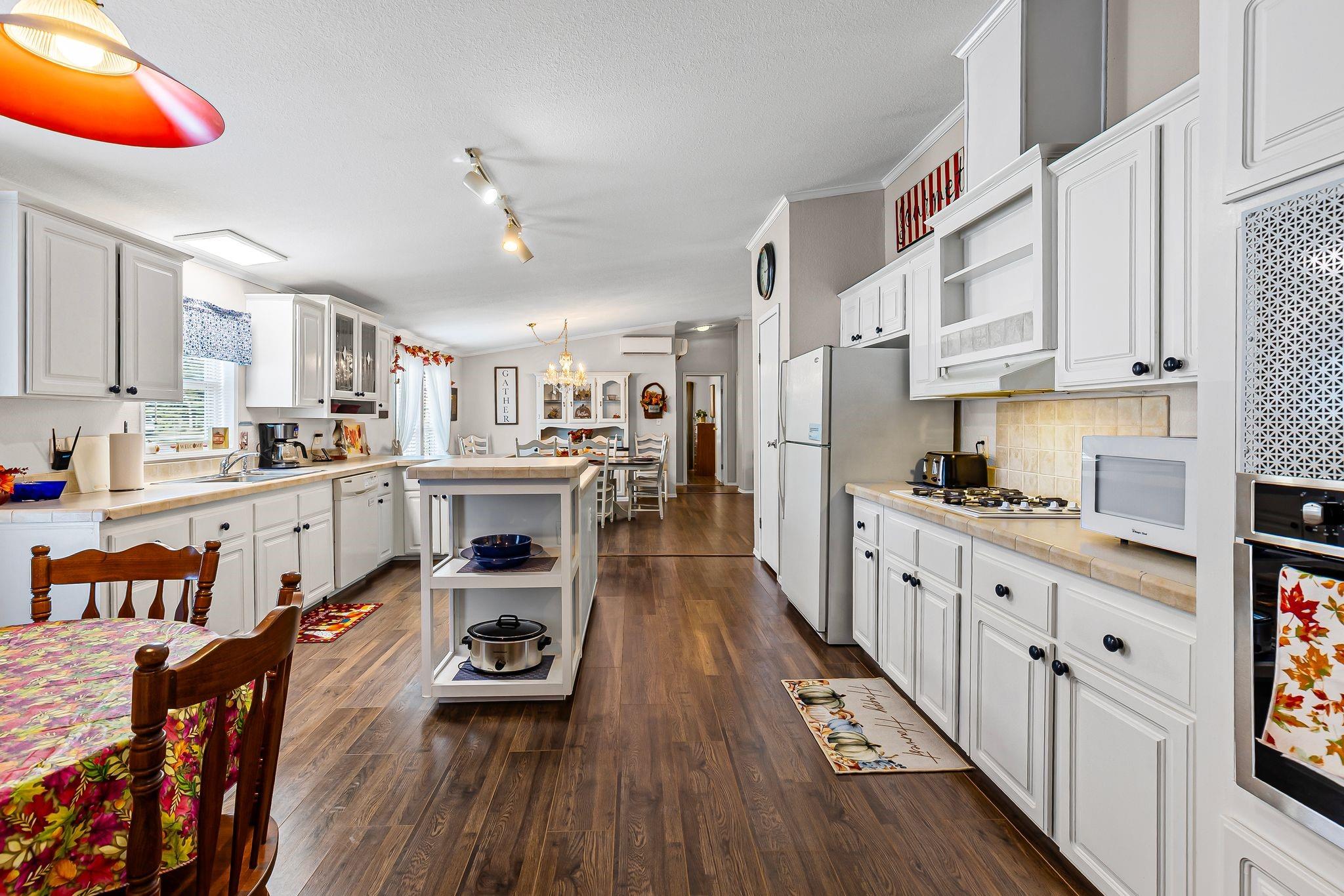 Campbell, Texas, 75422, United States, 4 Bedrooms Bedrooms, ,3 BathroomsBathrooms,Residential,For Sale,1983452