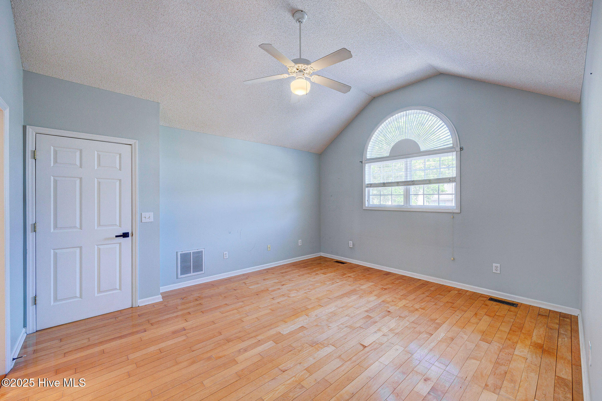 Carolina Beach, North Carolina, 28428, United States, 2 Bedrooms Bedrooms, ,2 BathroomsBathrooms,Residential,For Sale,1956851