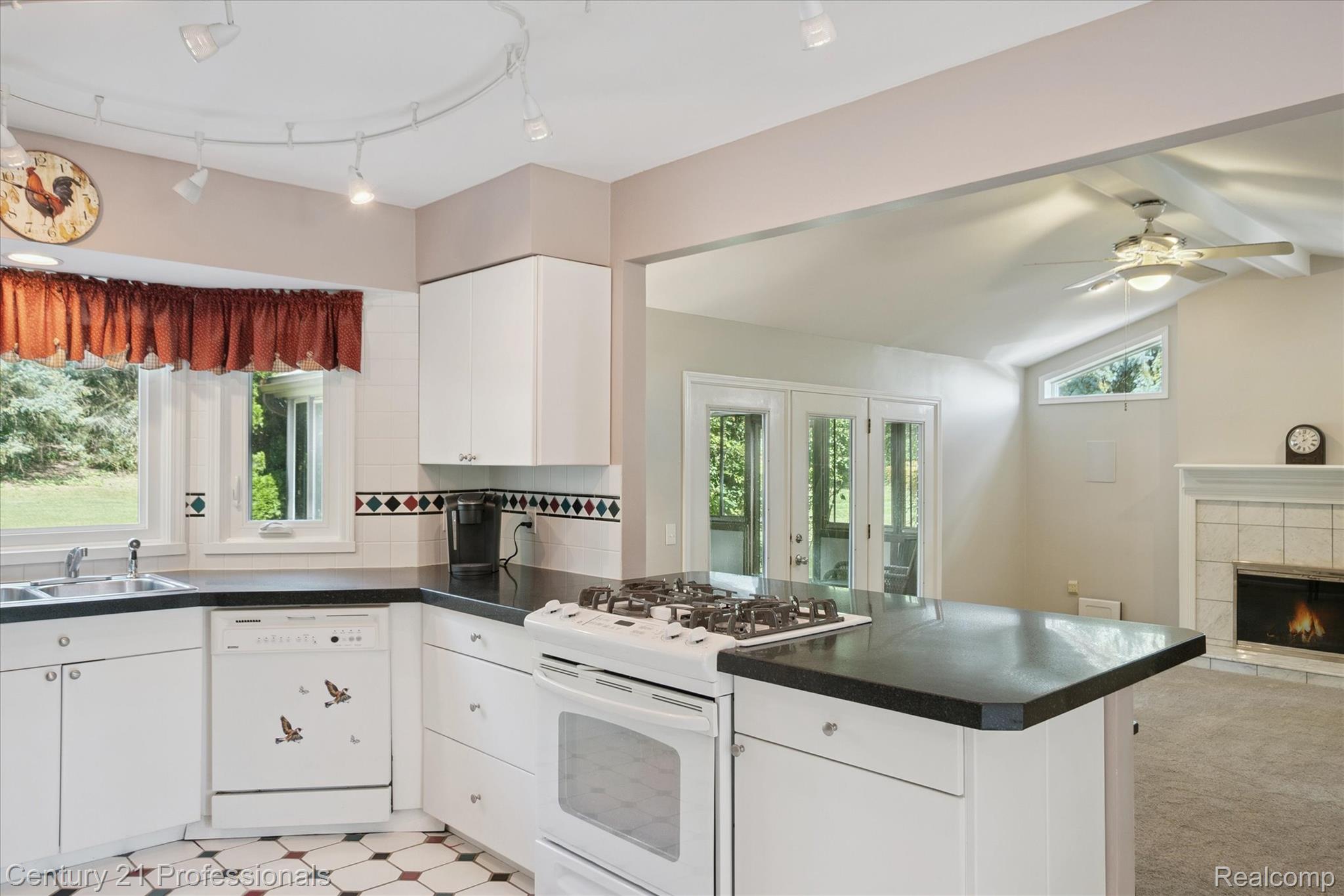 Northville, Michigan, 48167, United States, 4 Bedrooms Bedrooms, ,3 BathroomsBathrooms,Residential,For Sale,1980855