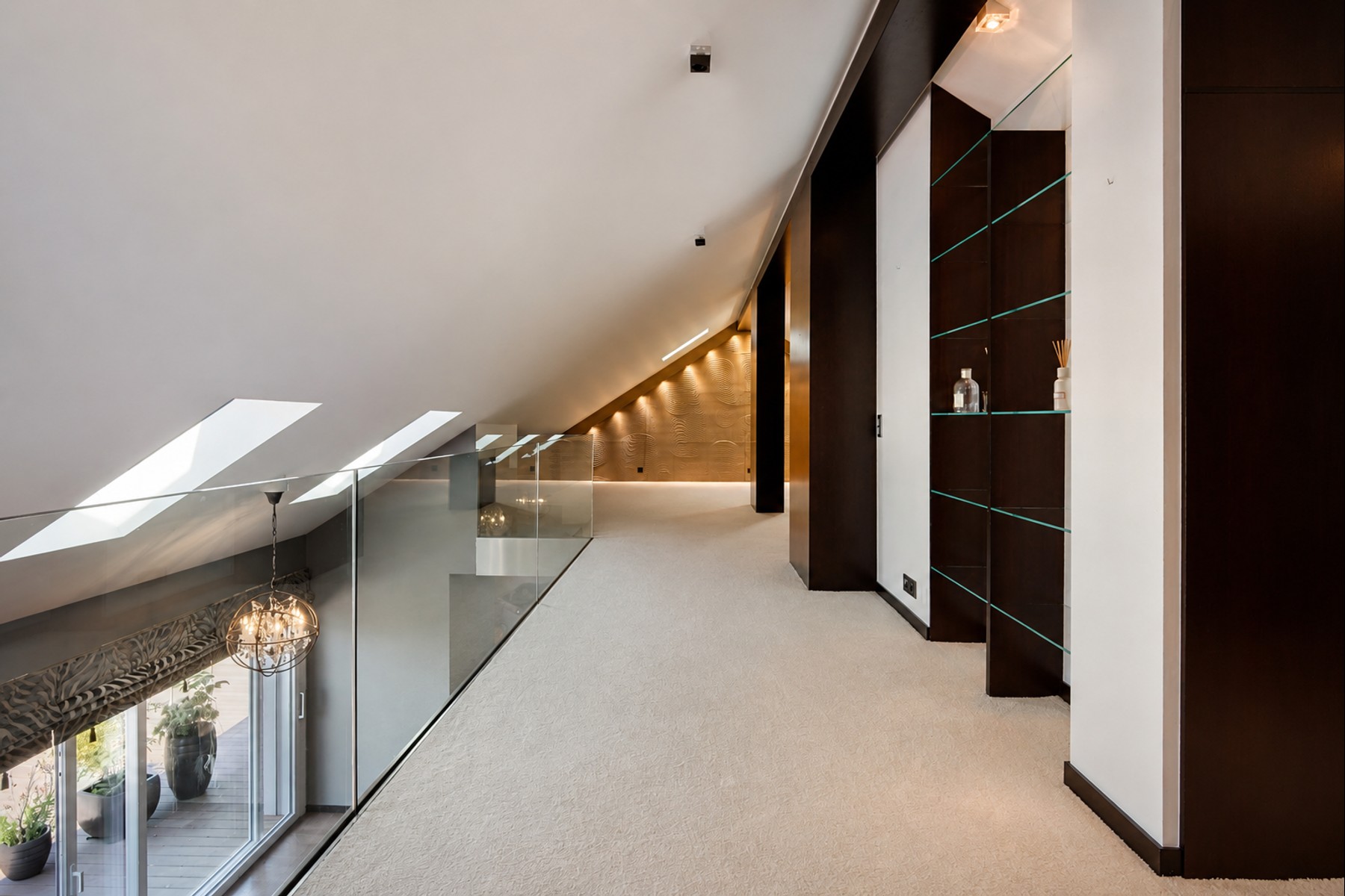  Stunning duplex apartment with lake views and high-quality finishes - 物件實景