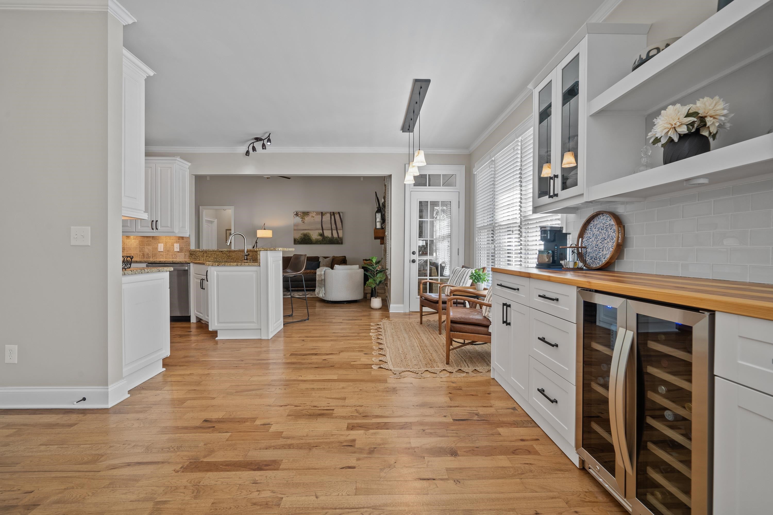 Eatonton, Georgia, 31024, United States, 3 Bedrooms Bedrooms, ,4 BathroomsBathrooms,Residential,For Sale,1885439