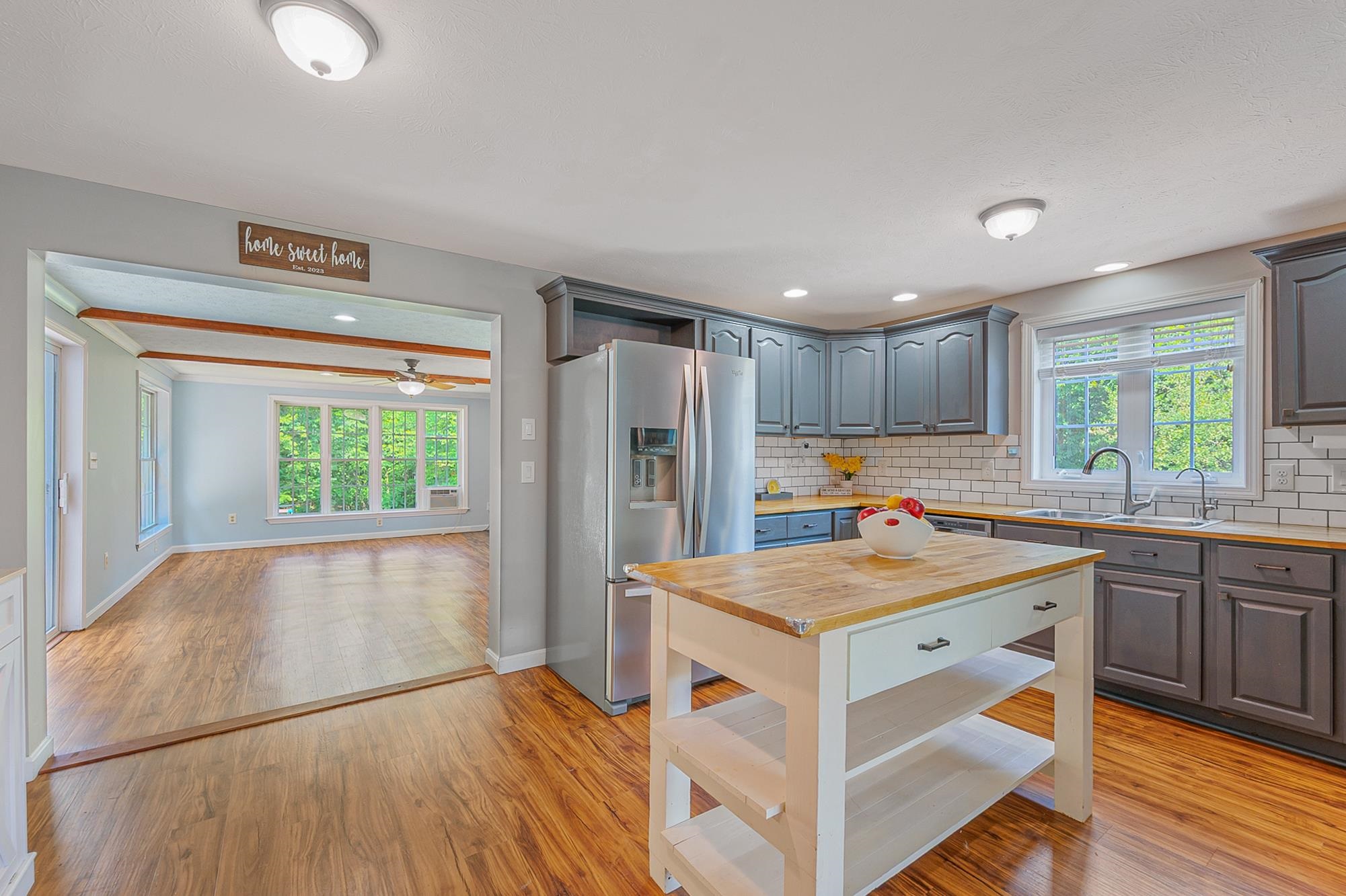 Hooksett, New Hampshire, 03106, United States, 3 Bedrooms Bedrooms, ,2 BathroomsBathrooms,Residential,For Sale,1941864