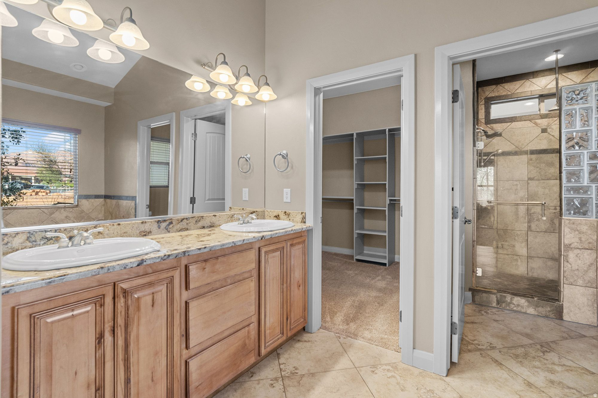 Santa Clara, Utah, 84765, United States, 4 Bedrooms Bedrooms, ,3 BathroomsBathrooms,Residential,For Sale,1992069