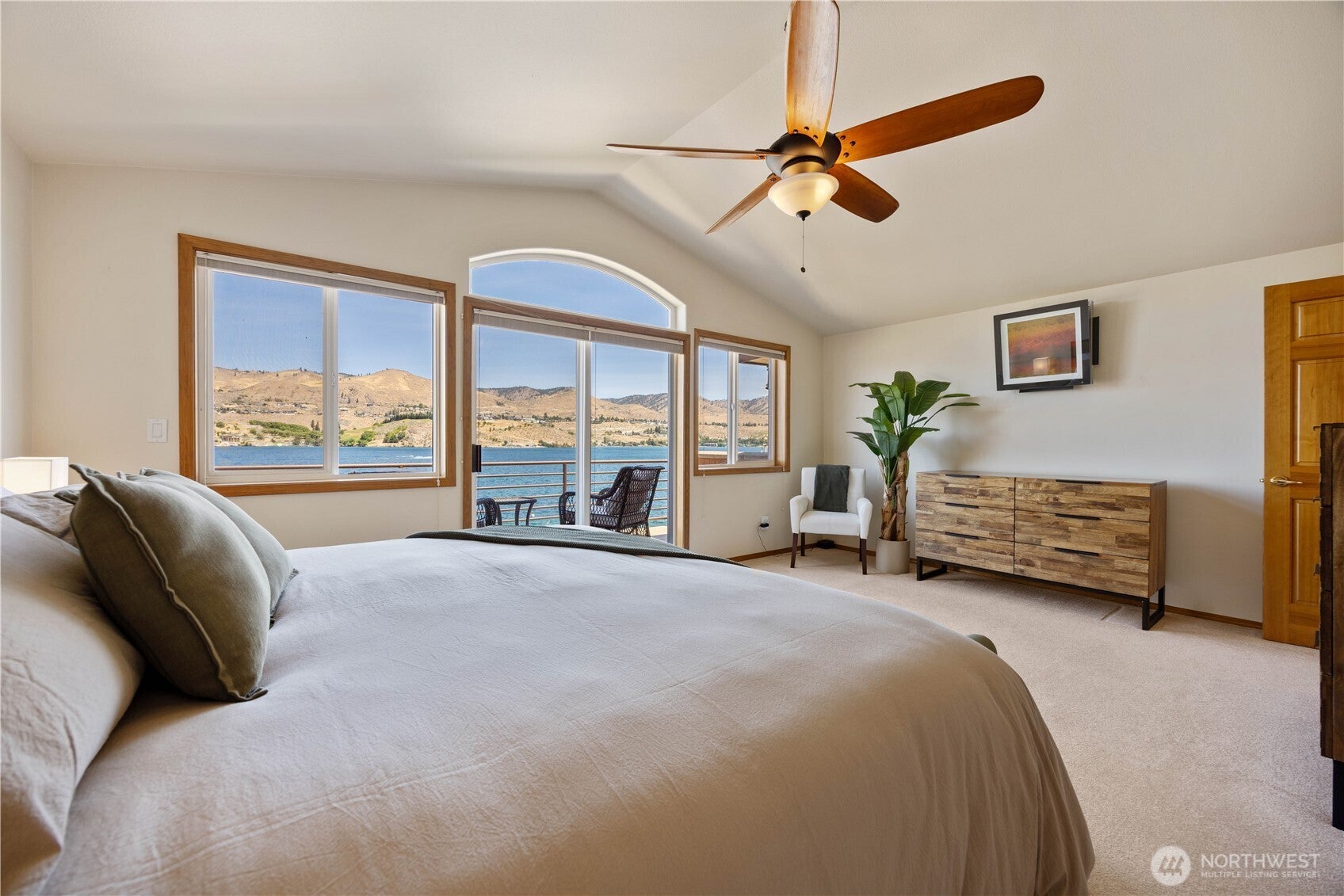 Chelan, Washington, 98816, United States, 5 Bedrooms Bedrooms, ,3 BathroomsBathrooms,Residential,For Sale,1896644