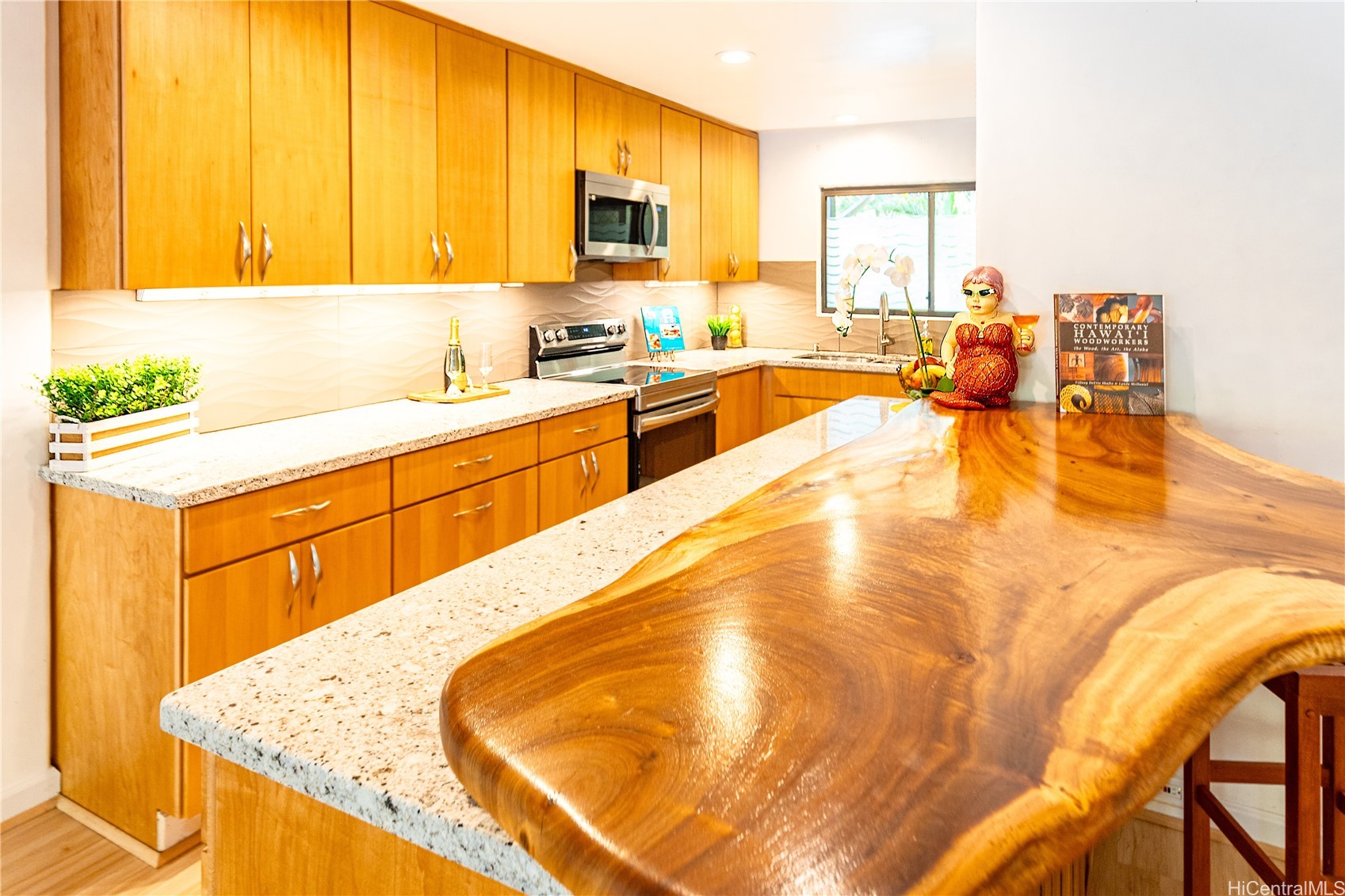 Kaneohe, Hawaii, 96744, United States, 2 Bedrooms Bedrooms, ,3 BathroomsBathrooms,Residential,For Sale,1988313