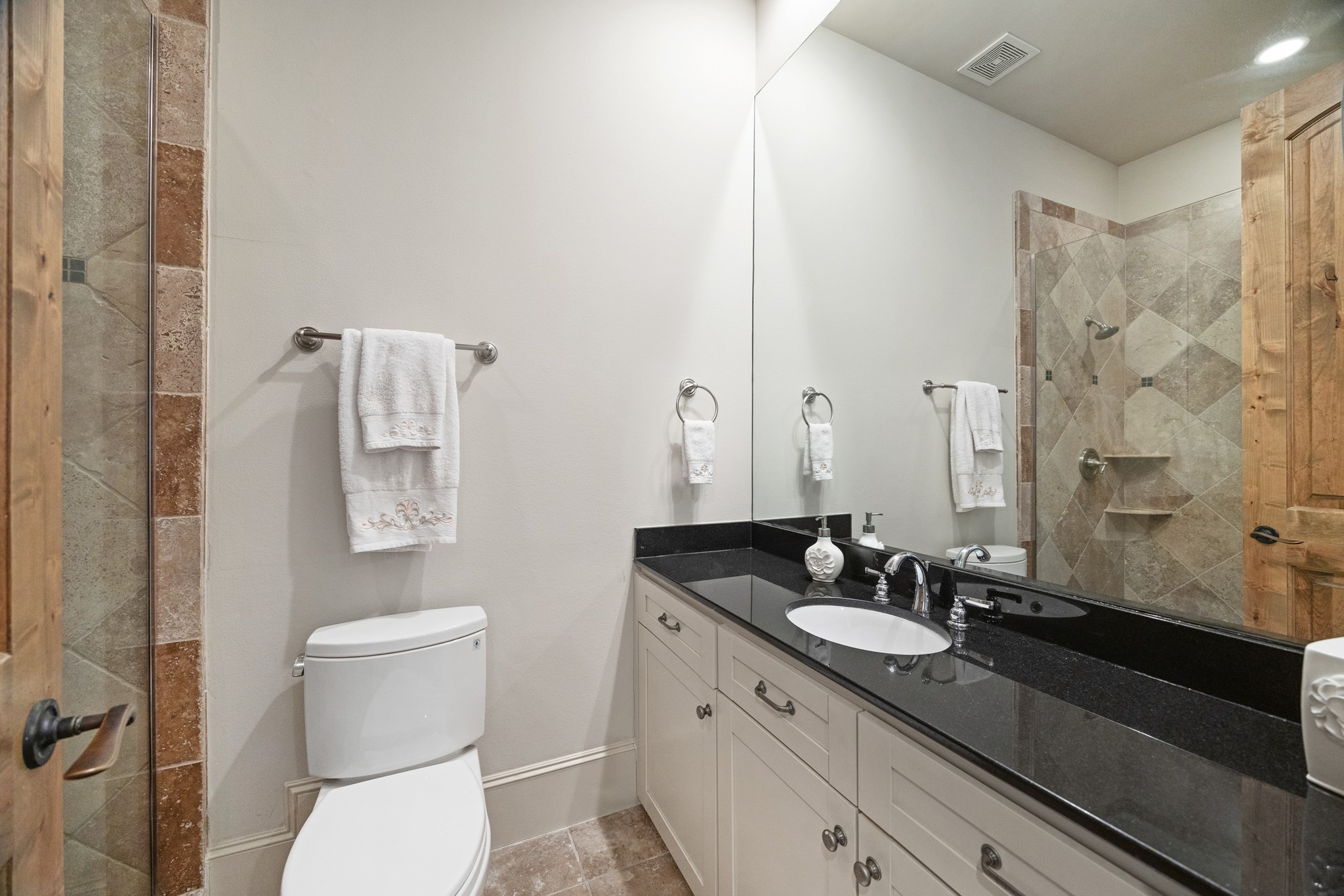 5207 Calle Montilla Place - 物件實景