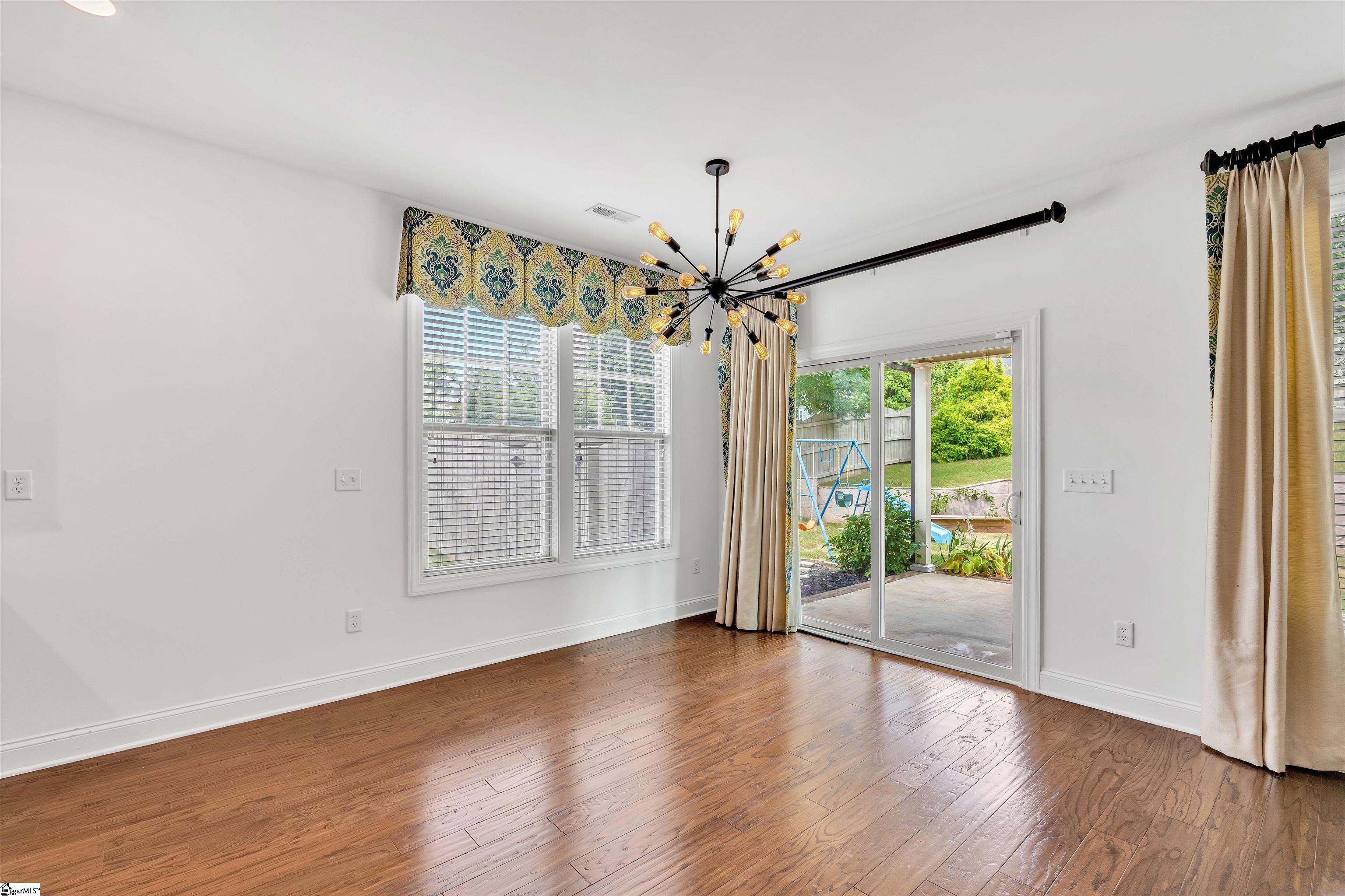 Greenville, South Carolina, 29615, United States, 5 Bedrooms Bedrooms, ,4 BathroomsBathrooms,Residential,For Sale,1827881