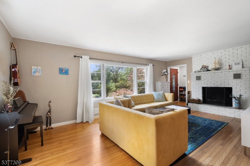 Sparta Twp., New Jersey, 07871, United States, 3 Bedrooms Bedrooms, ,2 BathroomsBathrooms,Residential,For Sale,1910998