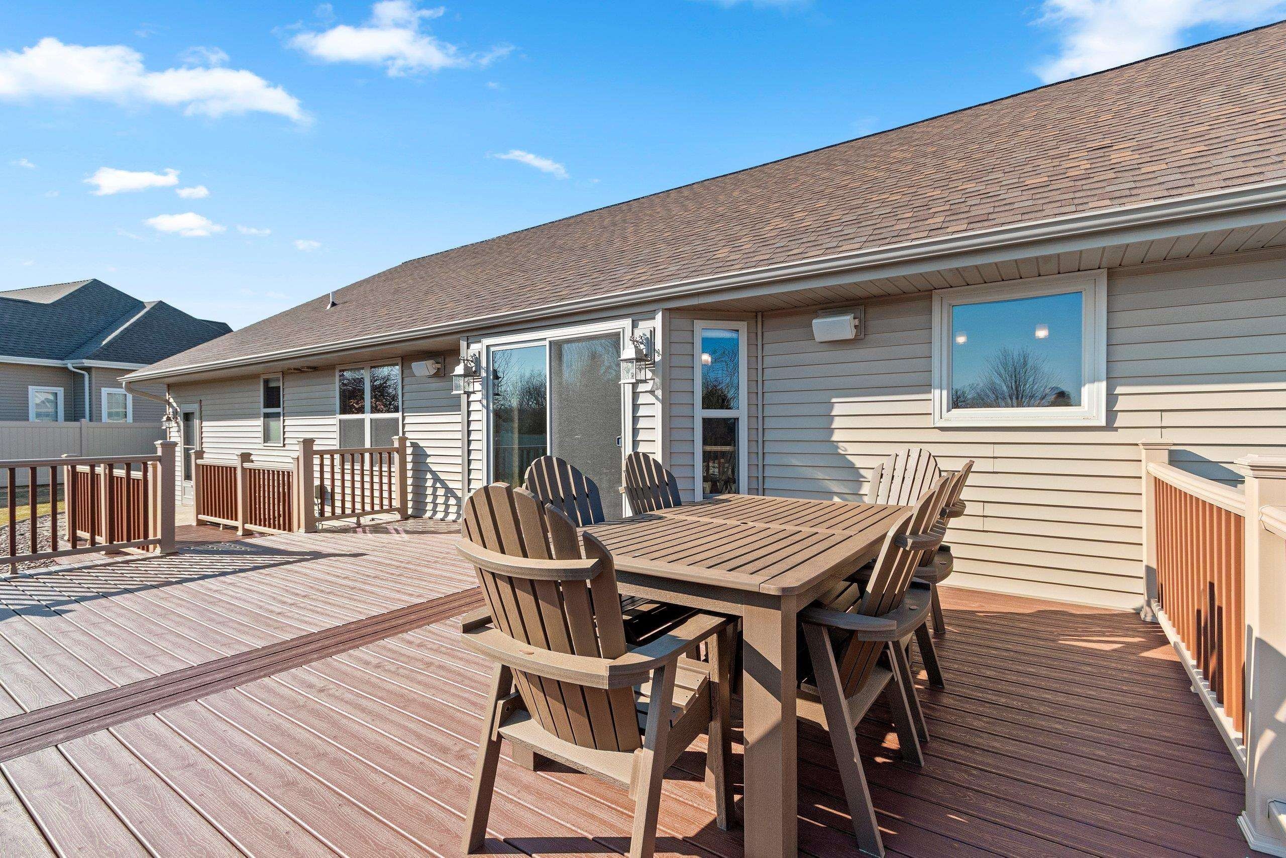 DE PERE, Wisconsin, 54115, United States, 5 Bedrooms Bedrooms, ,4 BathroomsBathrooms,Residential,For Sale,2048678