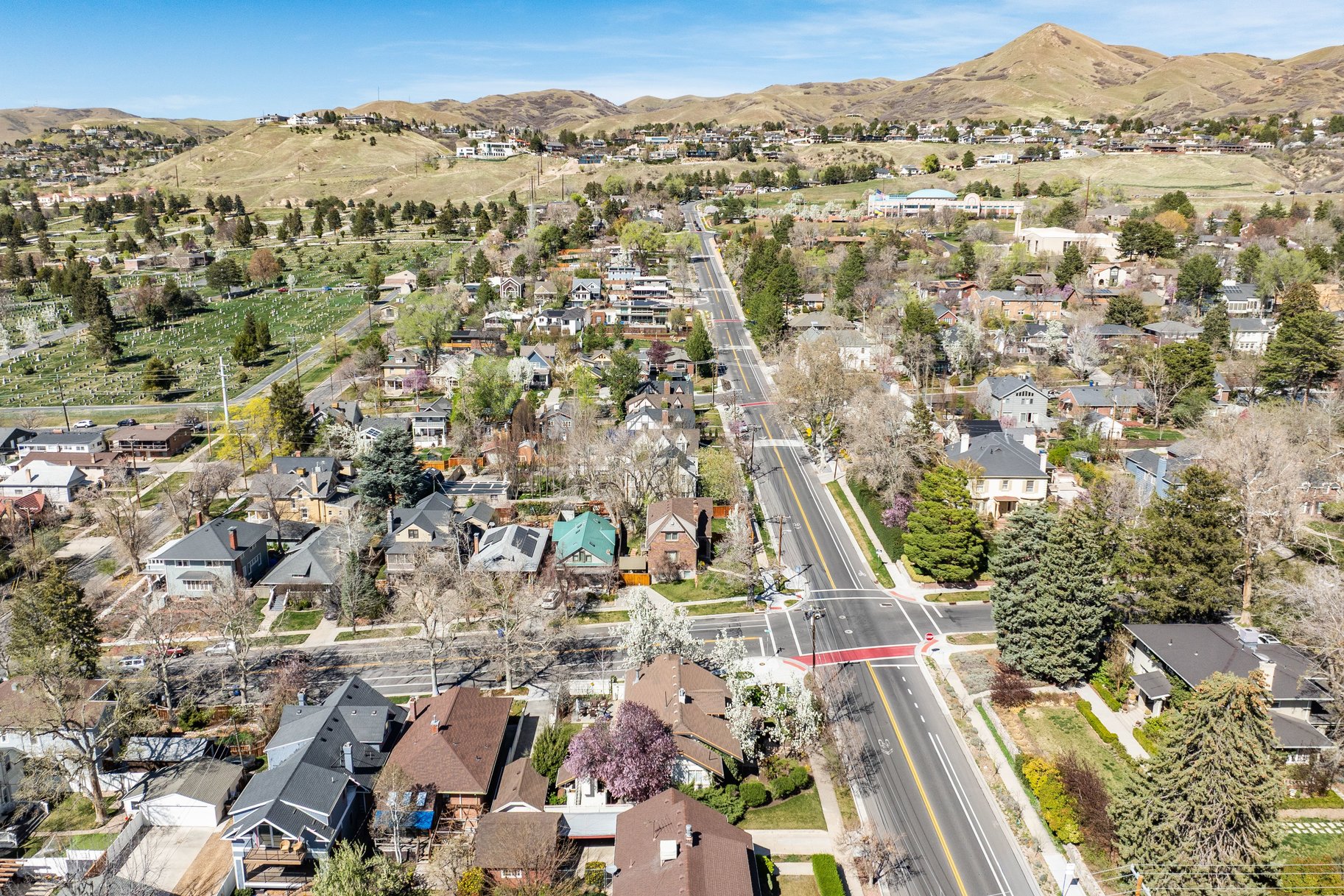  Timeless Bungalow with Enjoyable Outdoor Living - 物件實景