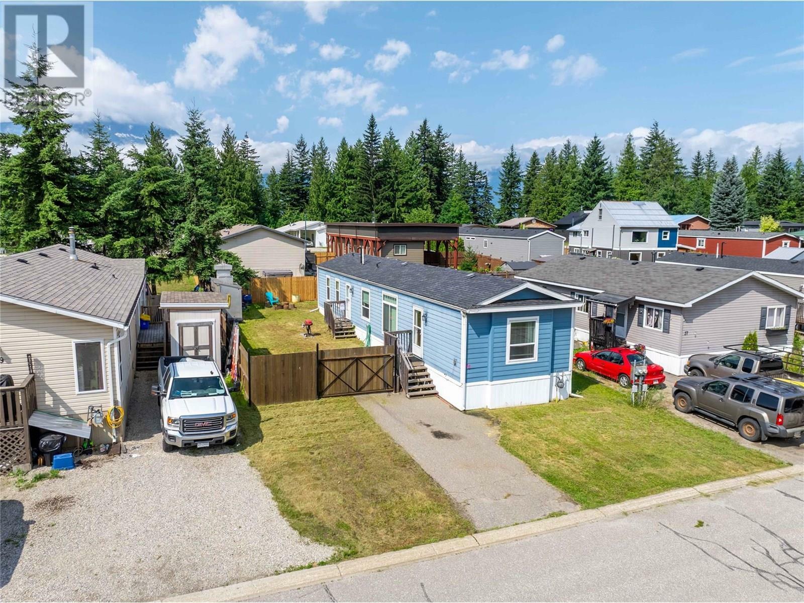 REVELSTOKE, British Columbia, V0E 2S1, CA, 2 Bedrooms Bedrooms, ,2 BathroomsBathrooms,Residential,For Sale,1874403